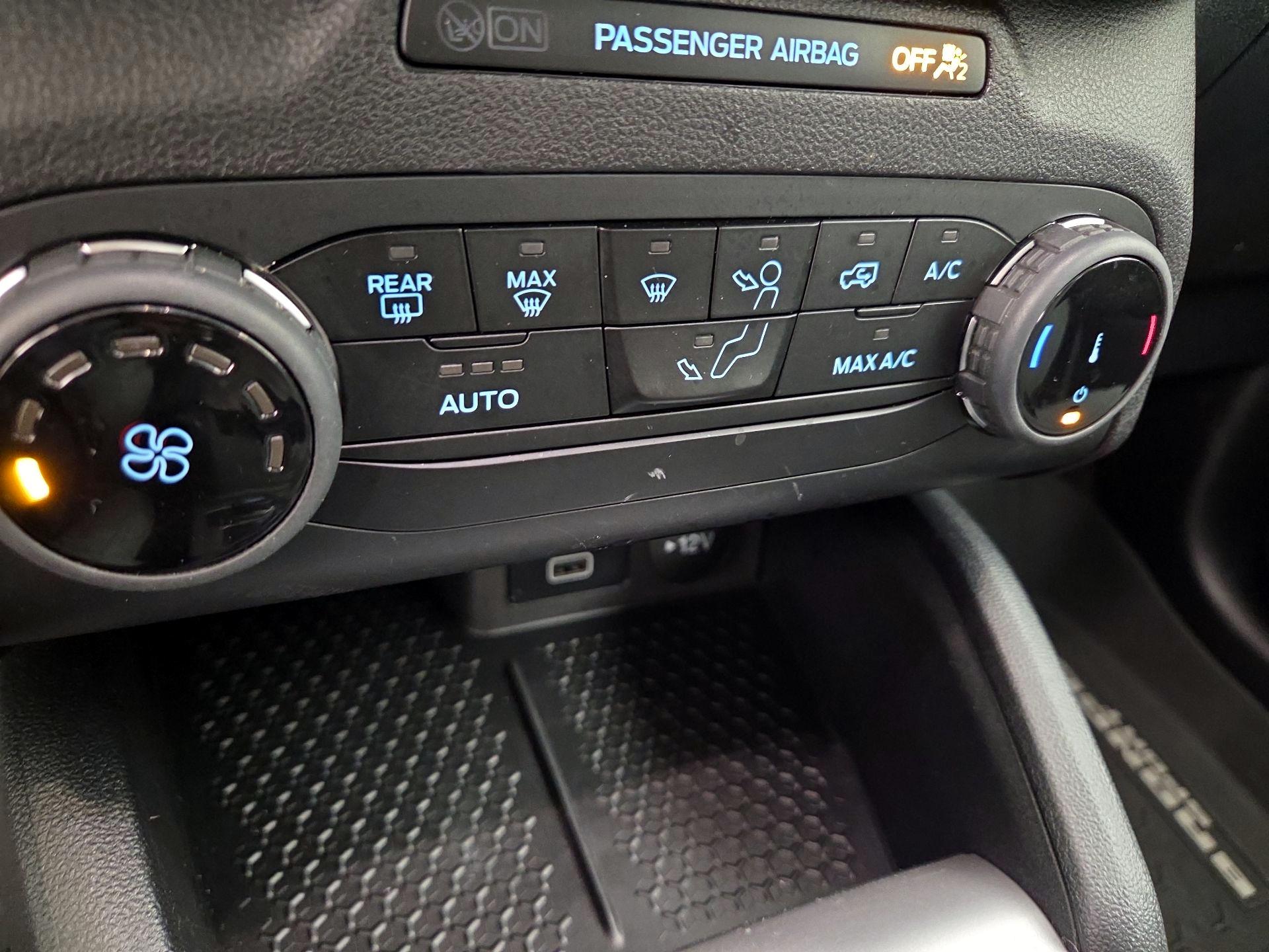 Thumbnail: 2023 Ford Bronco Sport - 16