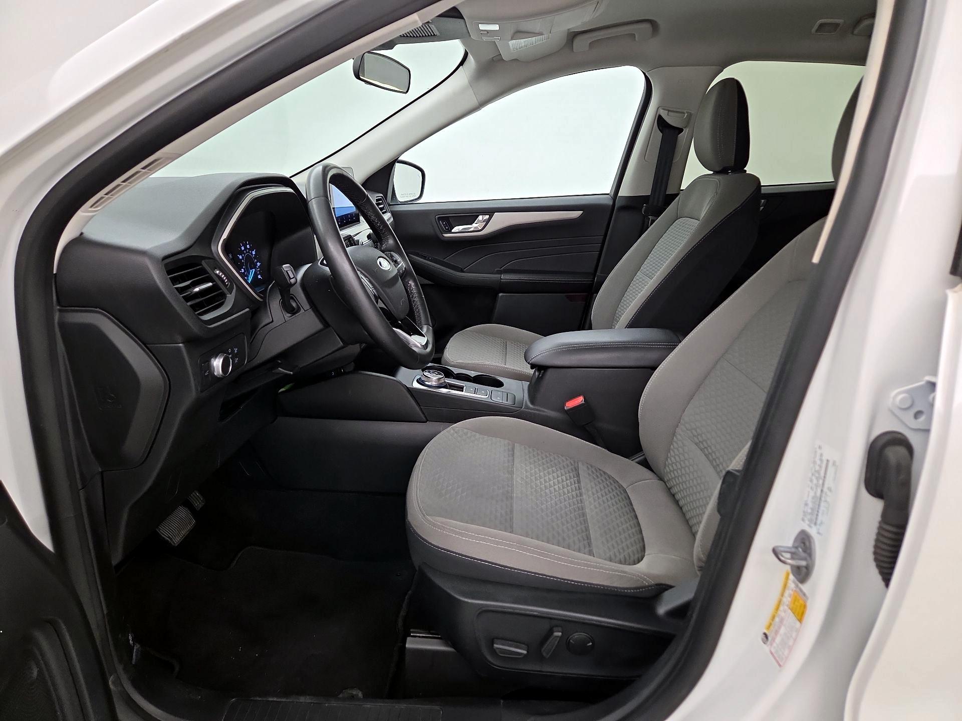 Thumbnail: 2021 Ford Escape - 9