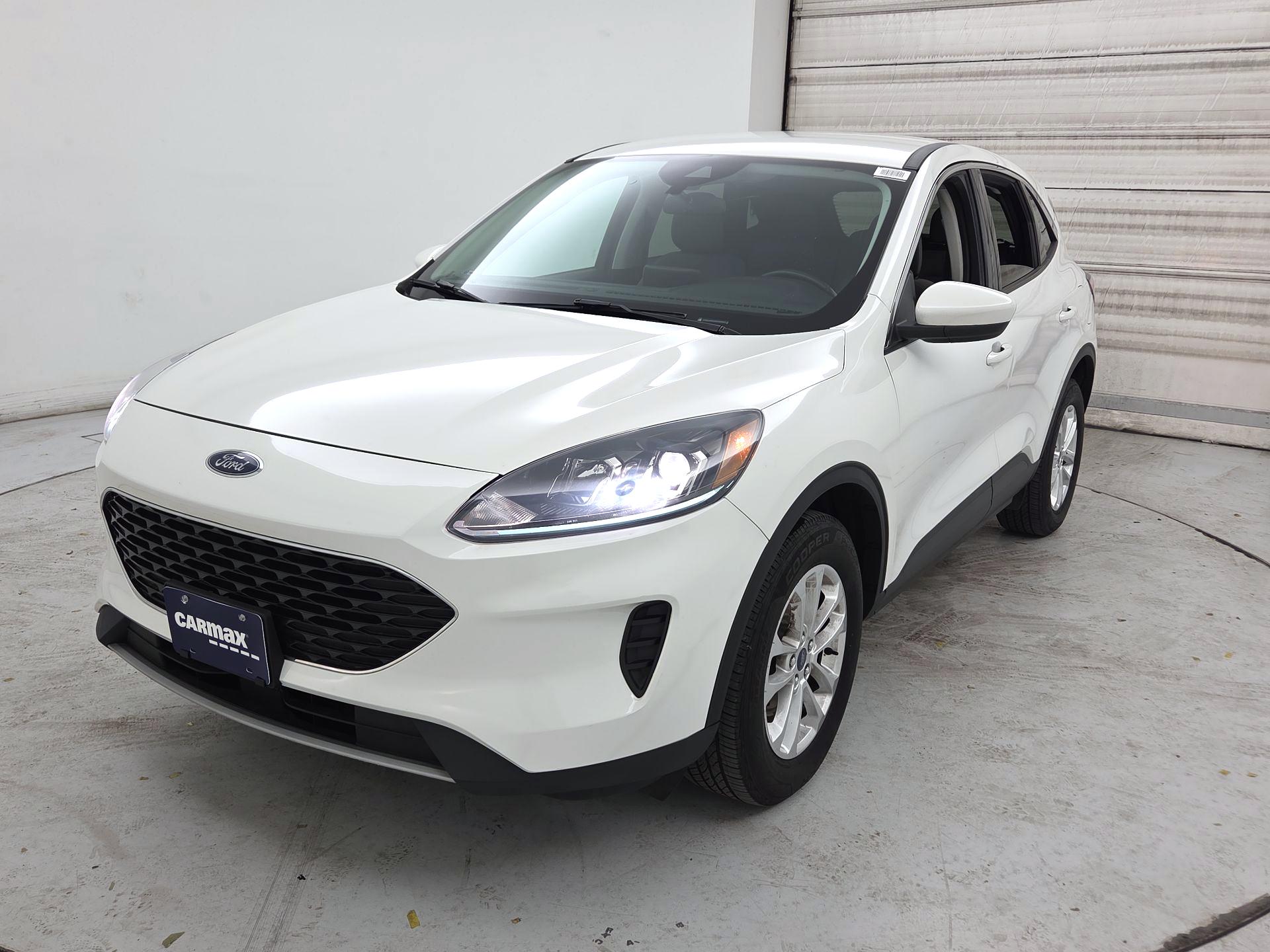 Thumbnail: 2021 Ford Escape - 3