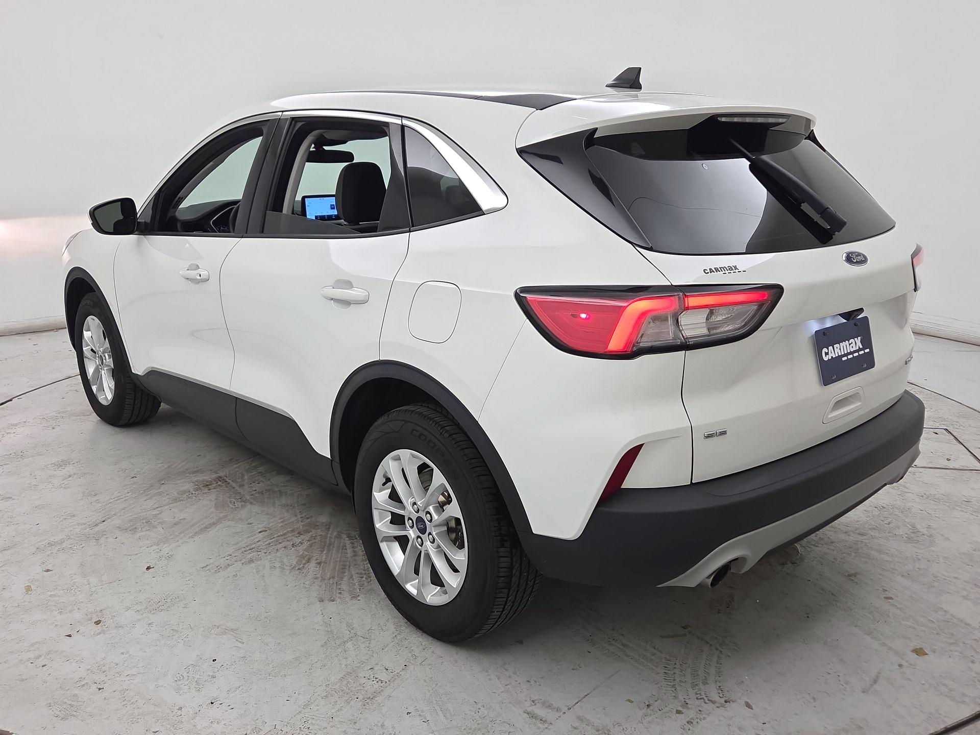 Thumbnail: 2021 Ford Escape - 7