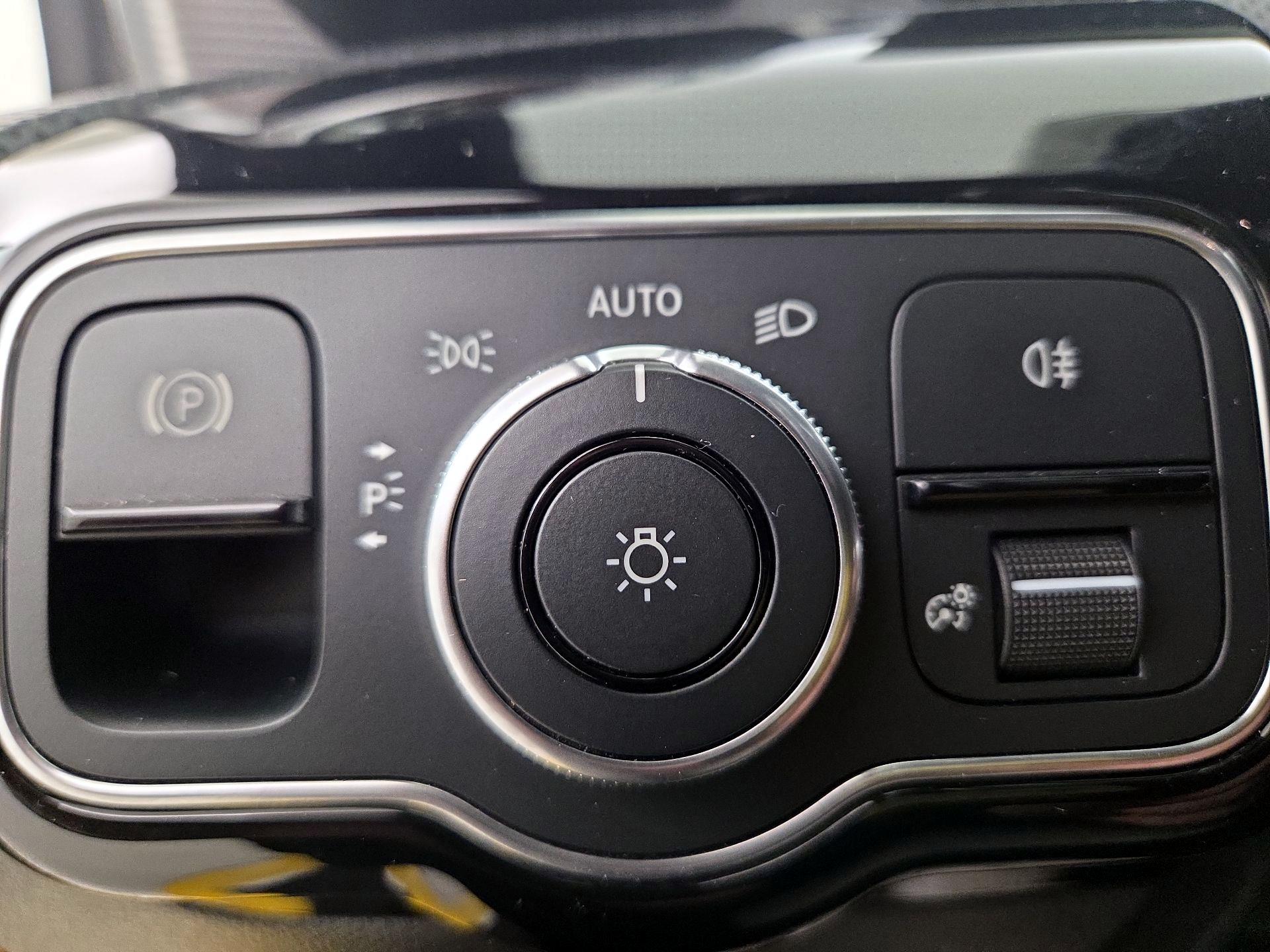 Thumbnail: 2022 Mercedes-Benz CLA - 13