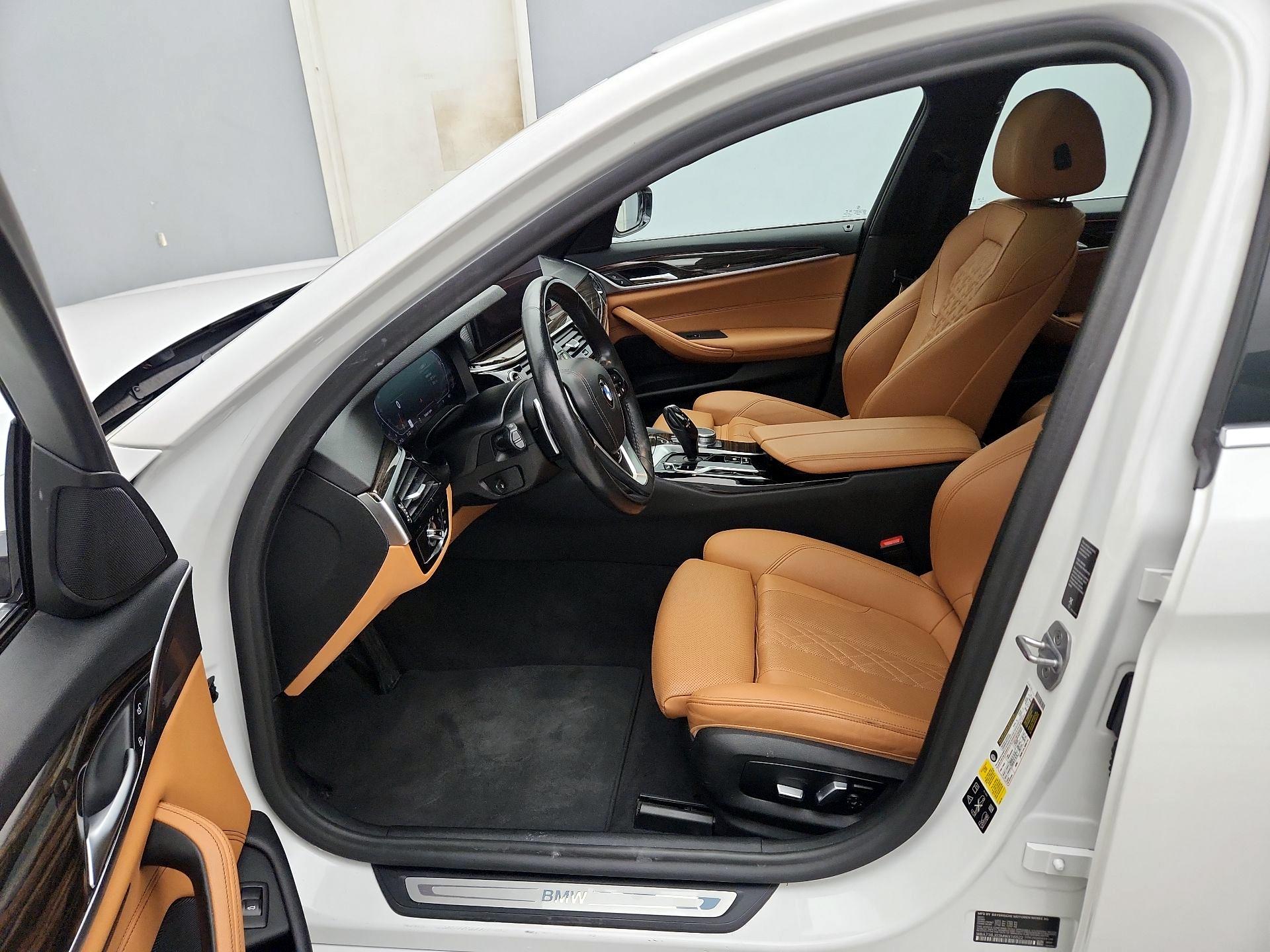 Thumbnail: 2021 BMW 5 Series - 11