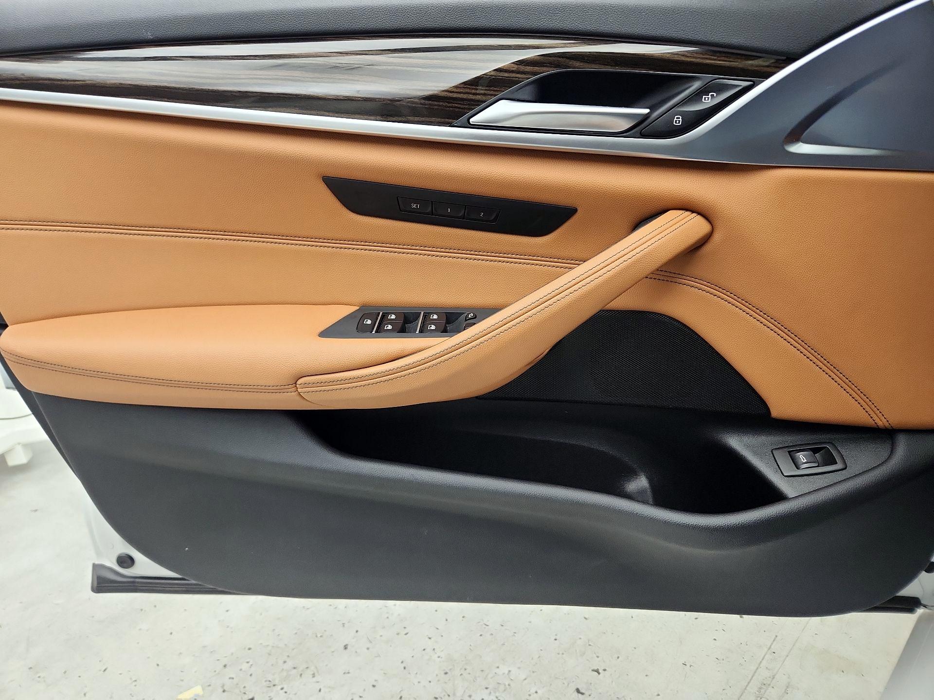 Thumbnail: 2021 BMW 5 Series - 12