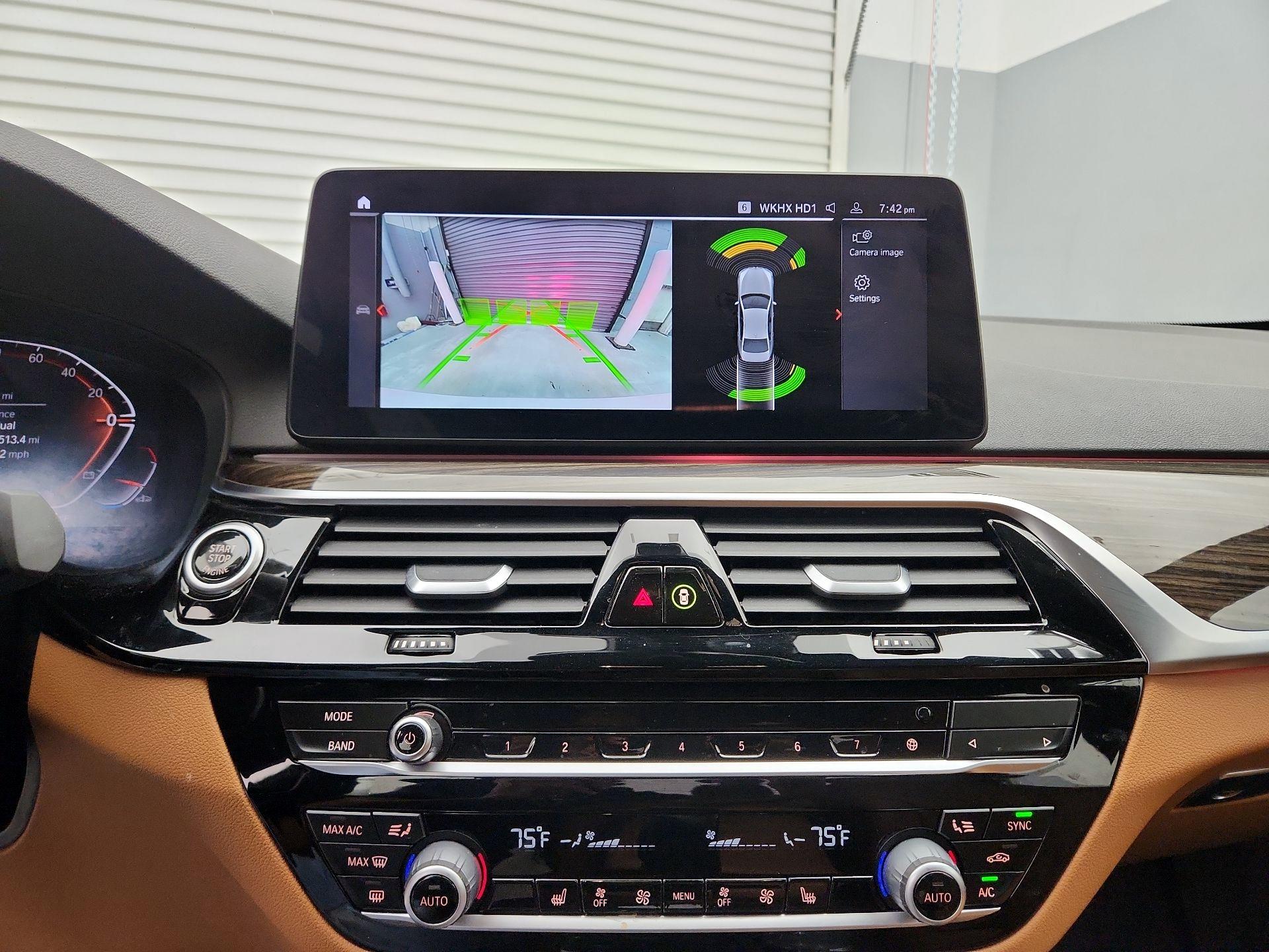 Thumbnail: 2021 BMW 5 Series - 15