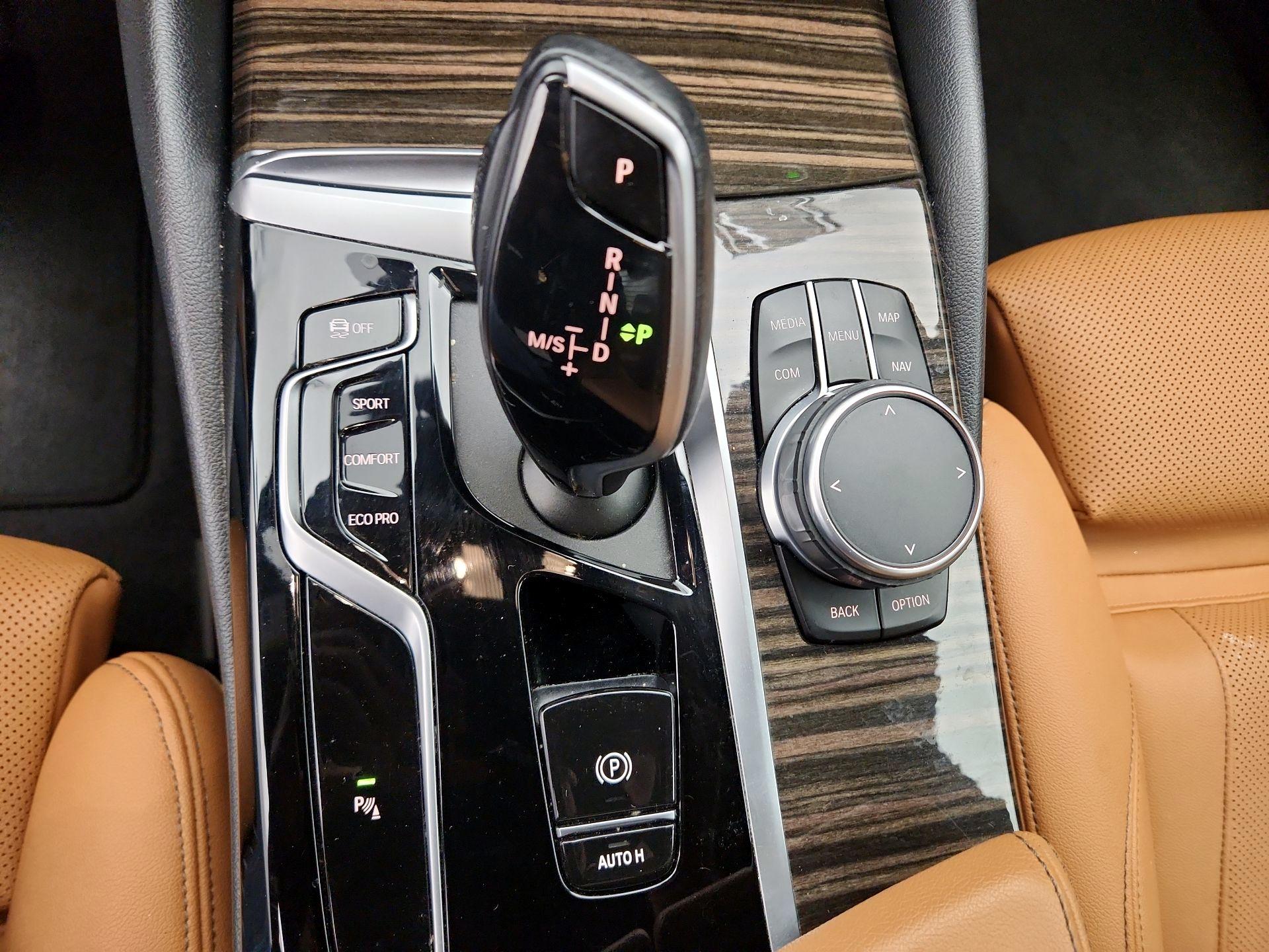 Thumbnail: 2021 BMW 5 Series - 18