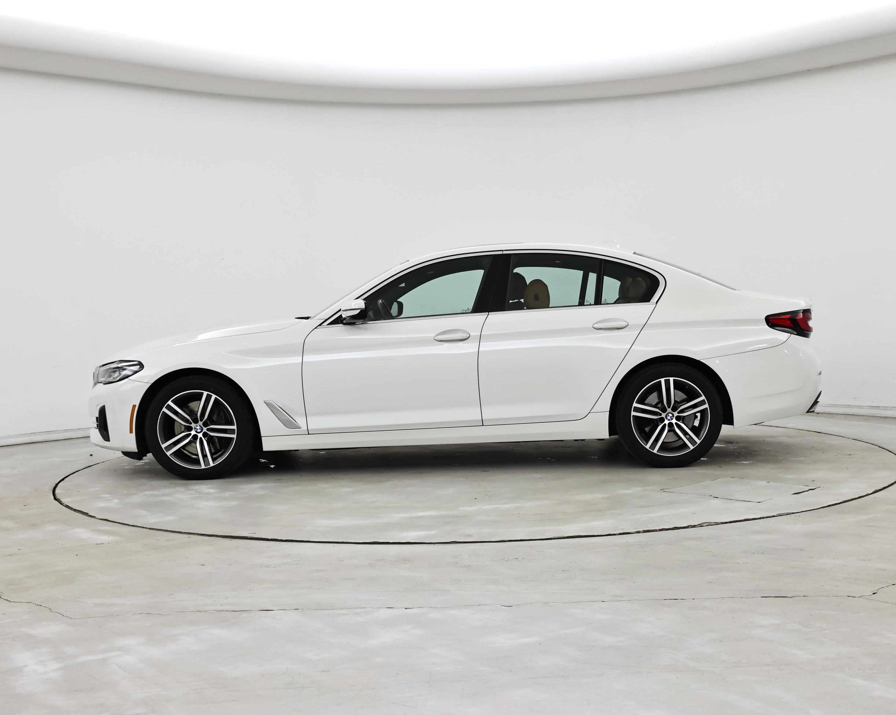 Thumbnail: 2021 BMW 5 Series - 3