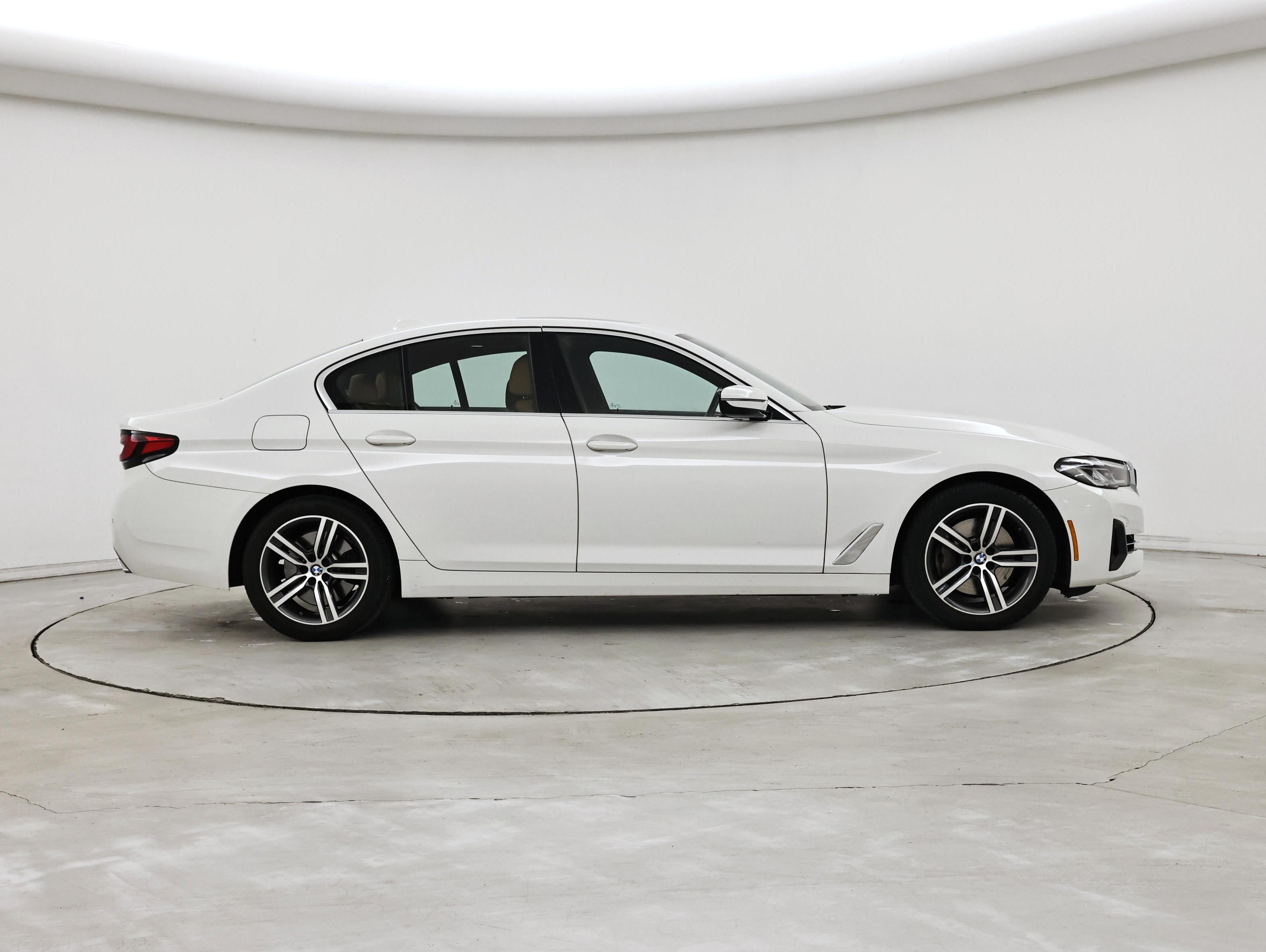 Thumbnail: 2021 BMW 5 Series - 7