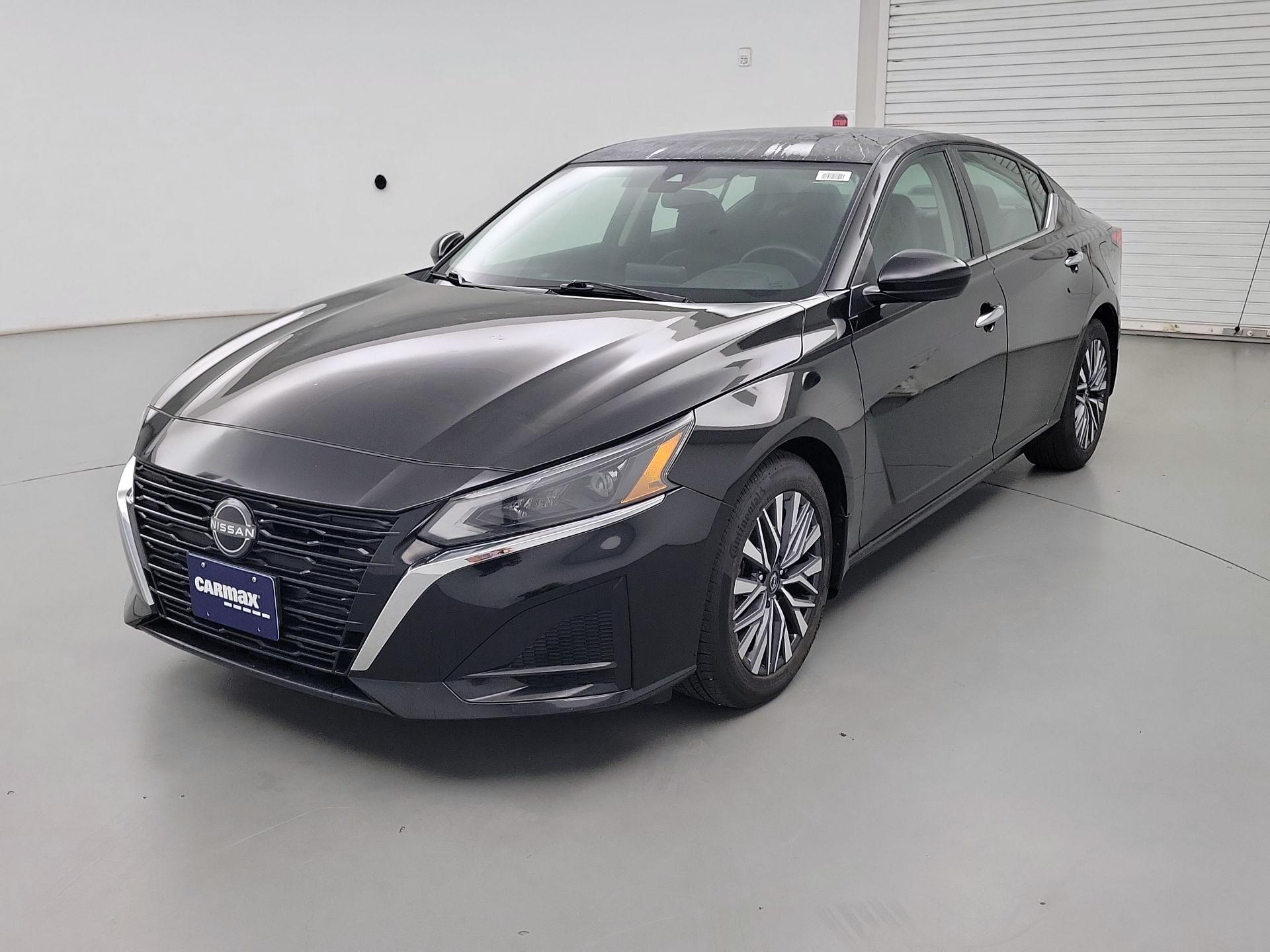 Thumbnail: 2023 Nissan Altima - 3