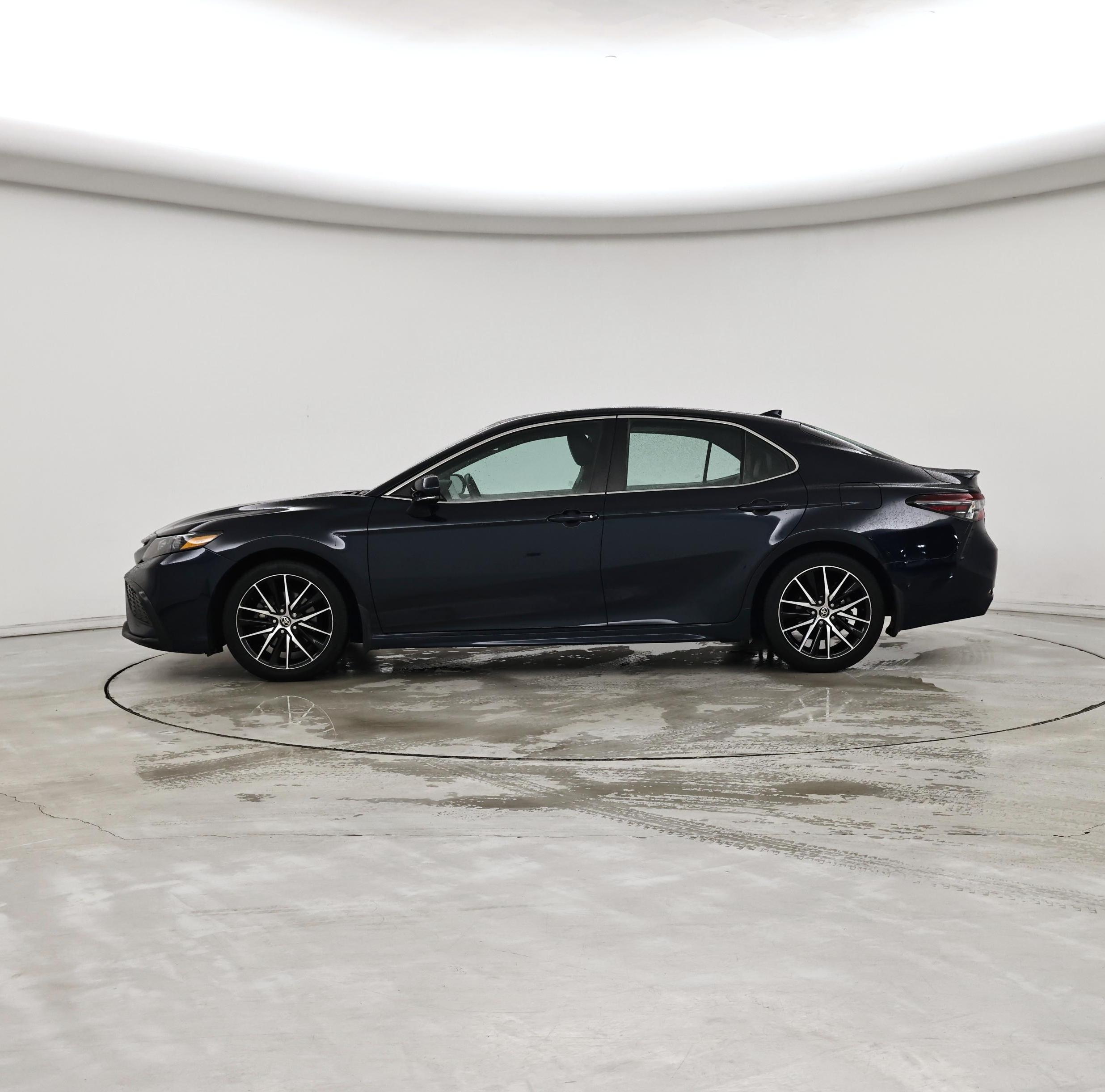 Thumbnail: 2021 Toyota Camry - 3
