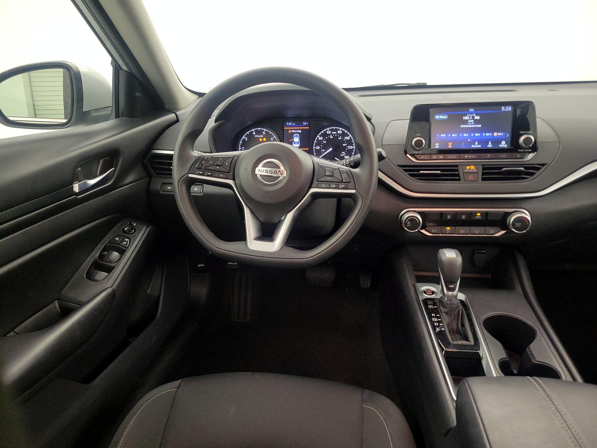 Thumbnail: 2022 Nissan Altima - 10