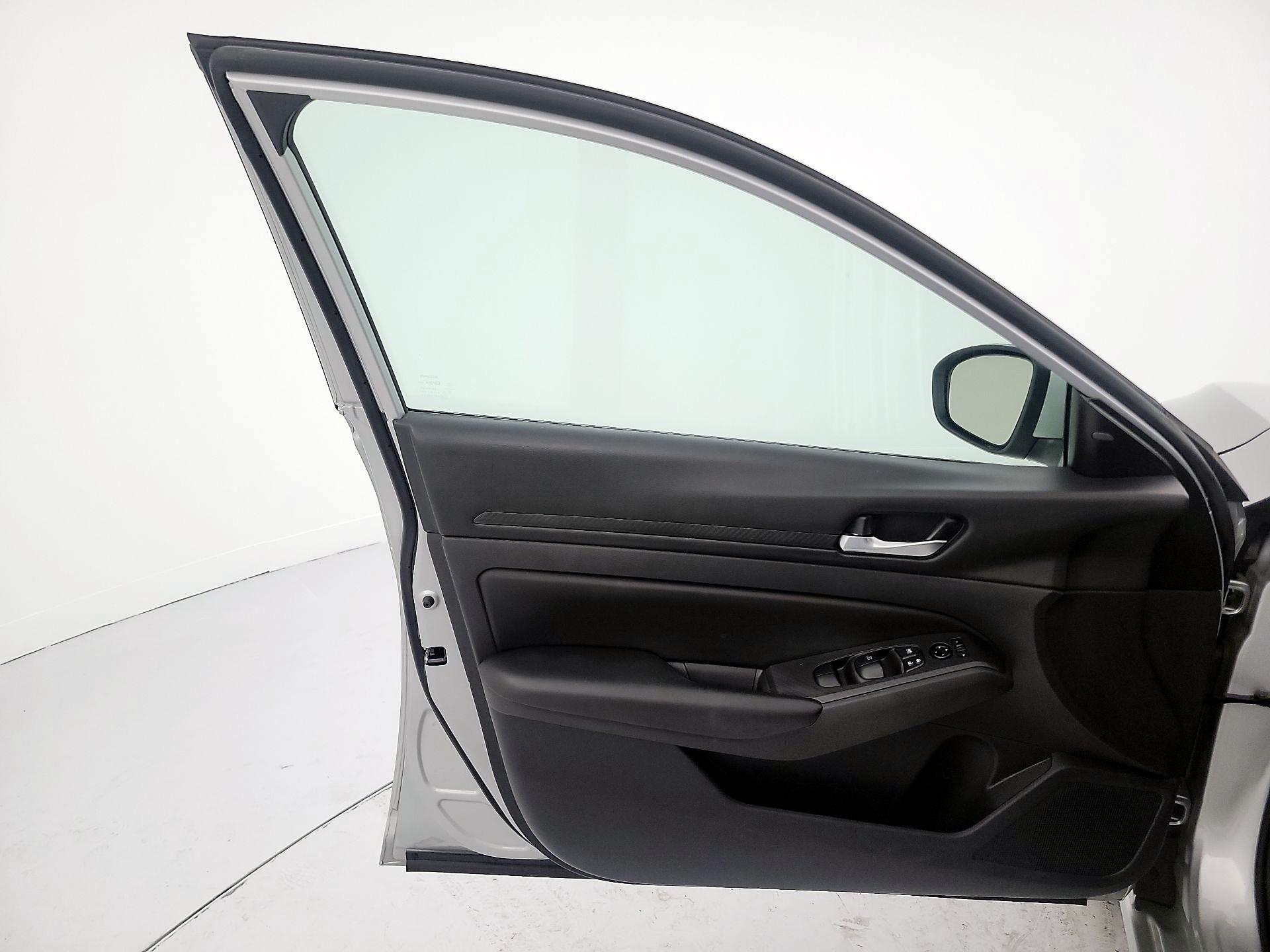 Thumbnail: 2022 Nissan Altima - 12