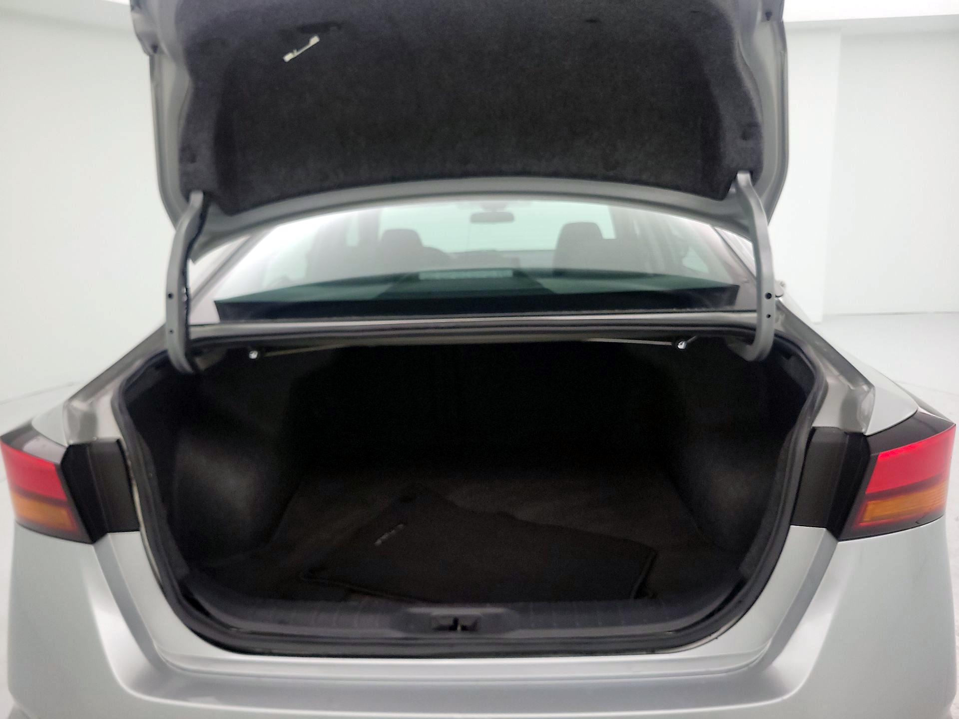 Thumbnail: 2022 Nissan Altima - 20