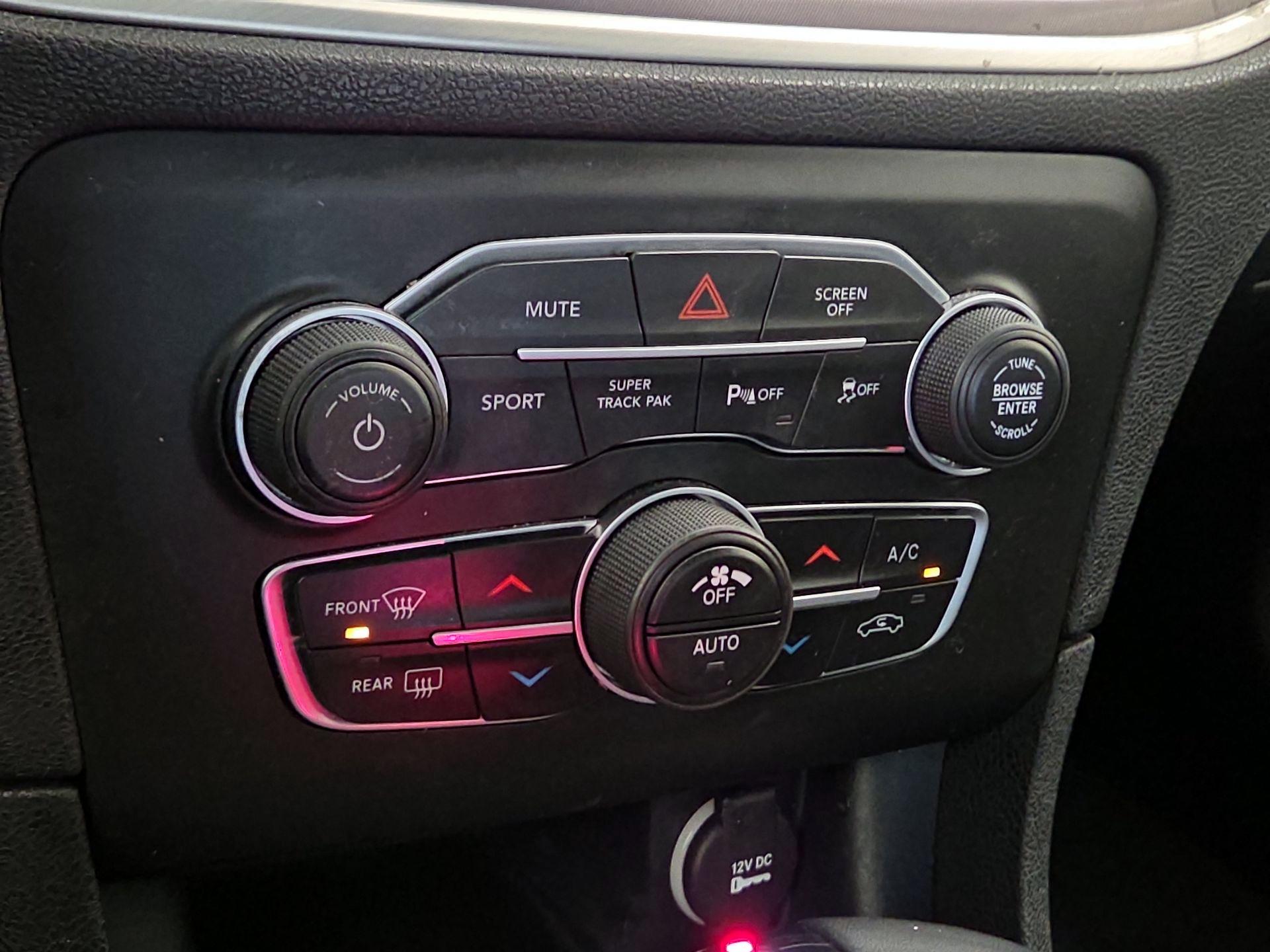 Thumbnail: 2022 Dodge Charger - 17