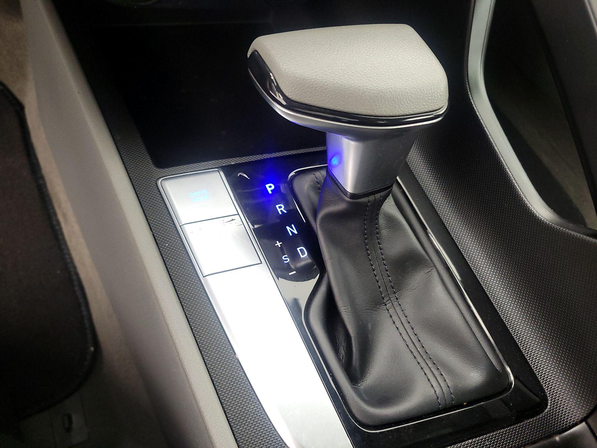 Thumbnail: 2023 Hyundai Elantra - 17