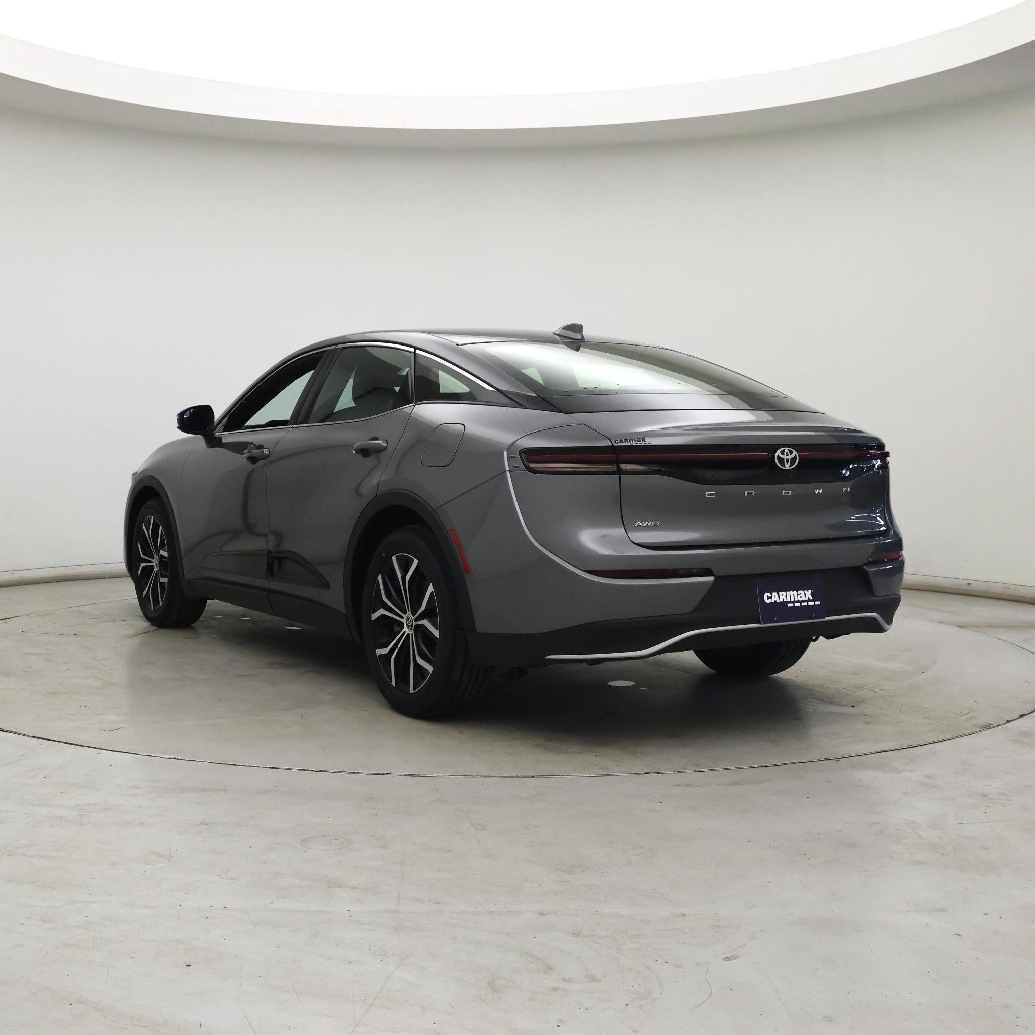 Thumbnail: 2023 Toyota Crown - 2