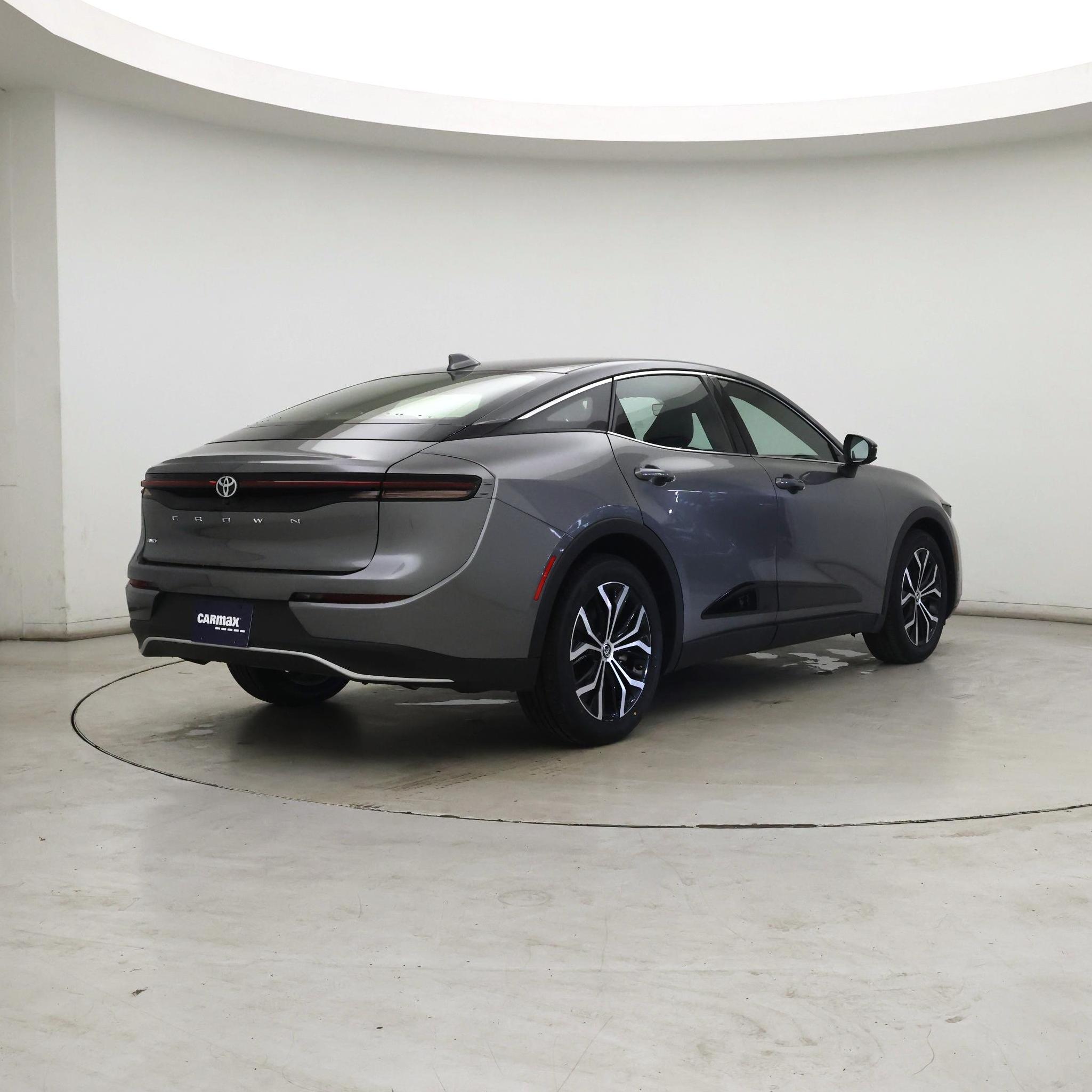 Thumbnail: 2023 Toyota Crown - 8