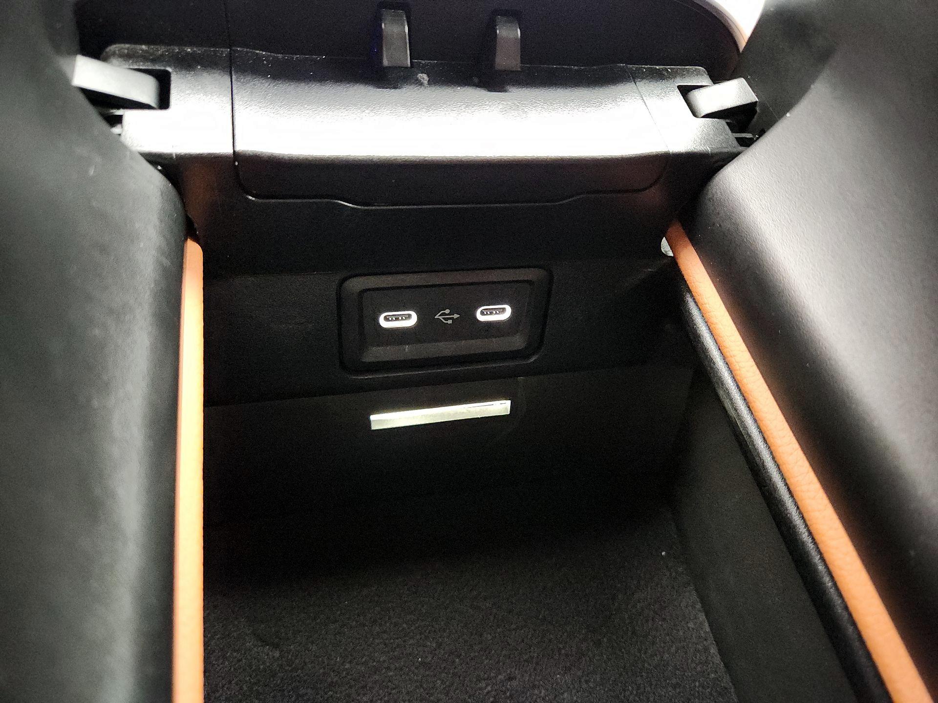 Thumbnail: 2023 Mercedes-Benz C-Class - 18