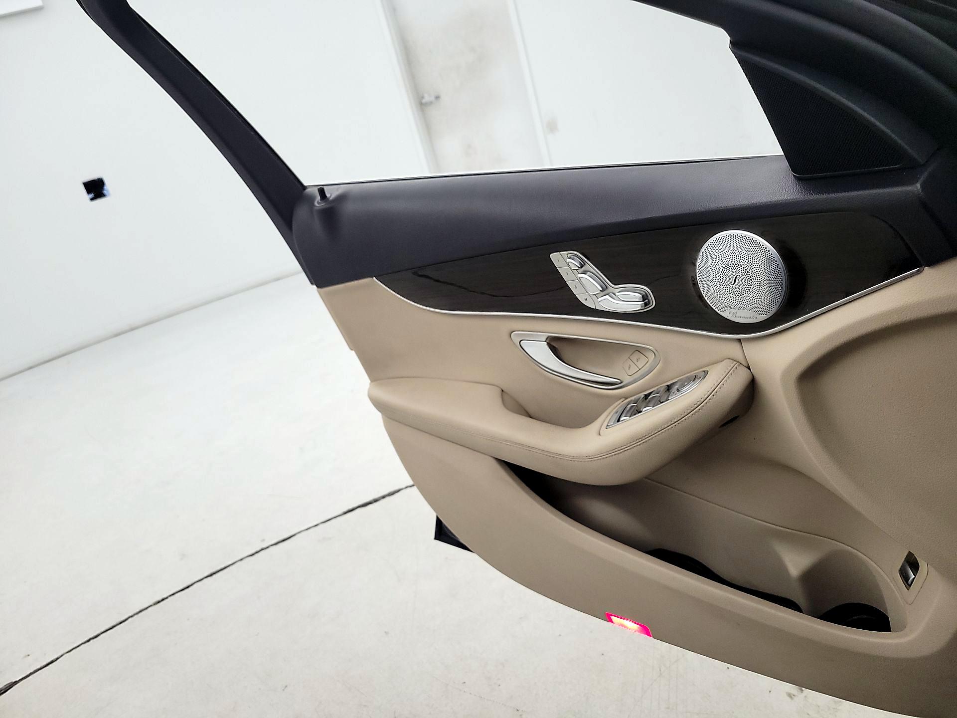 Thumbnail: 2020 Mercedes-Benz C-Class - 12