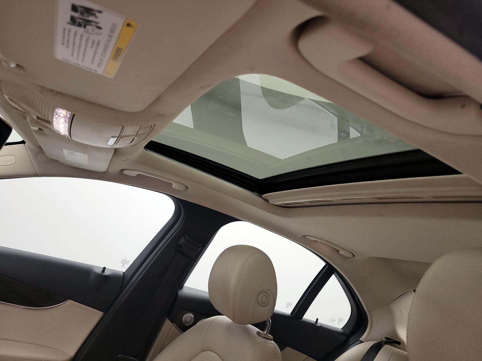 Thumbnail: 2020 Mercedes-Benz C-Class - 18