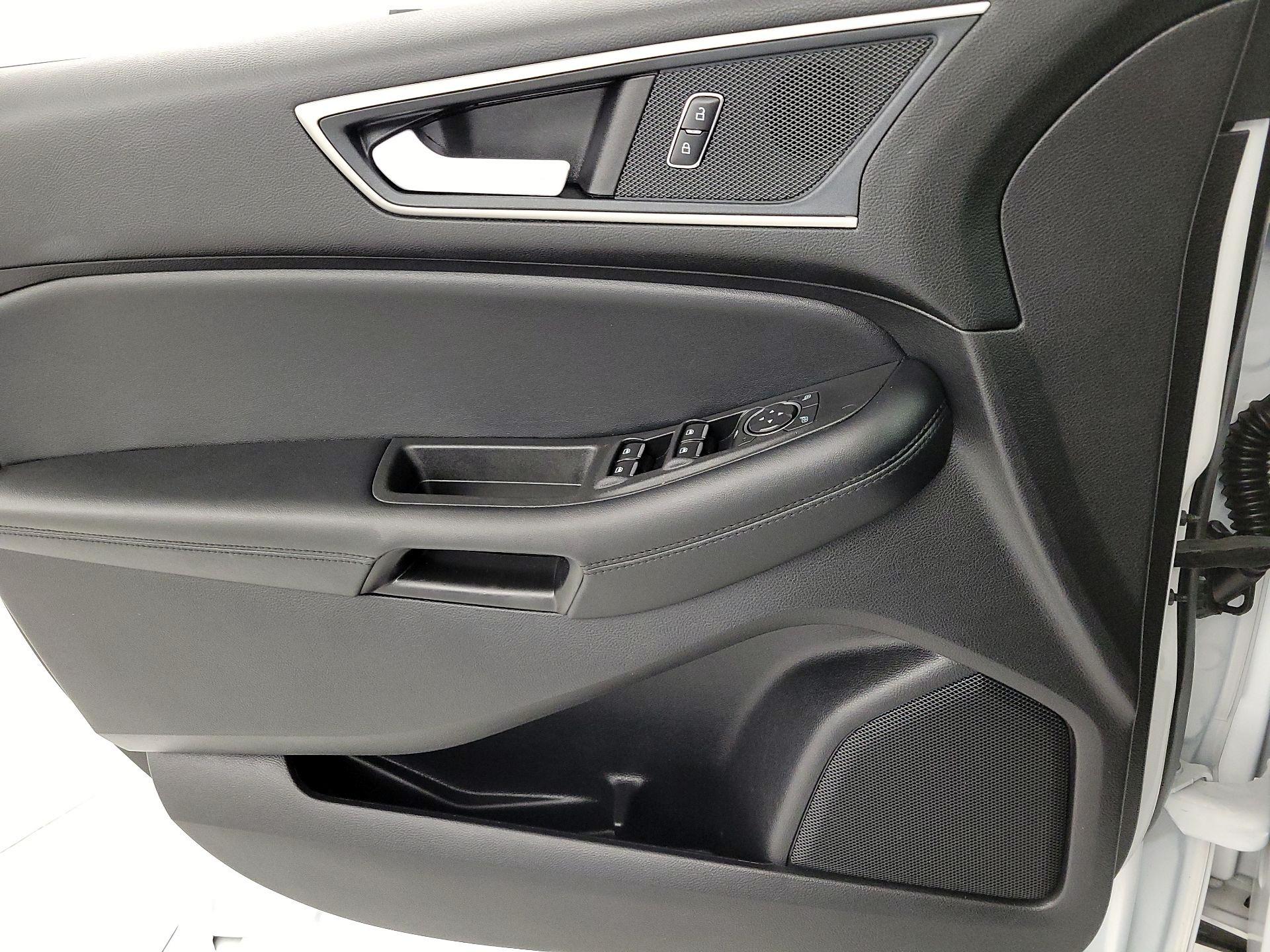 Thumbnail: 2021 Ford Edge - 12