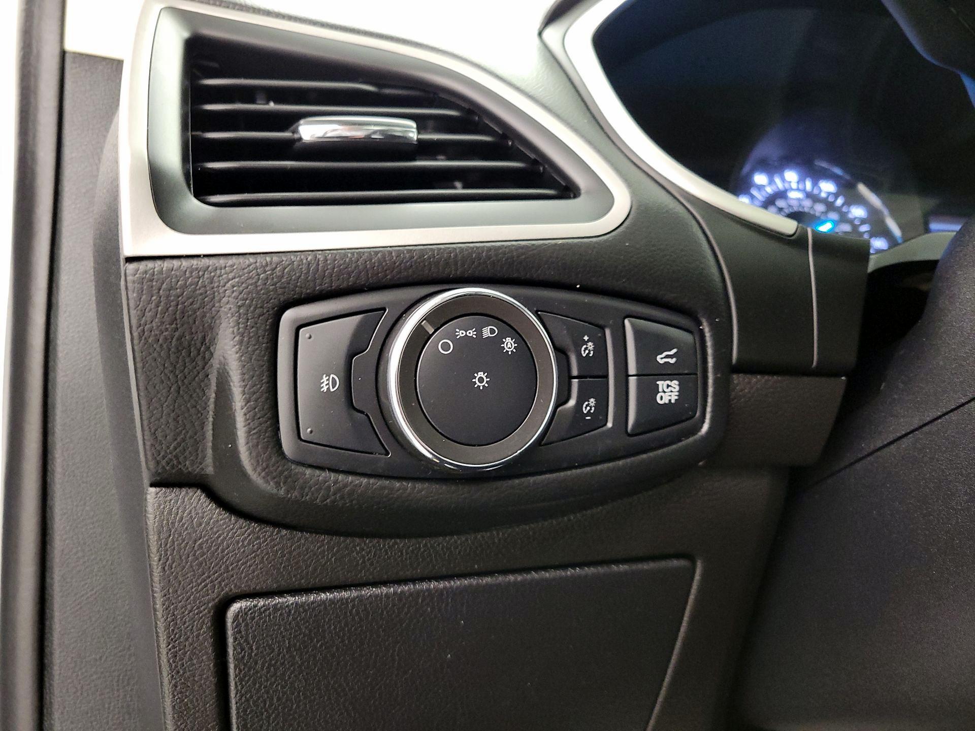 Thumbnail: 2021 Ford Edge - 13