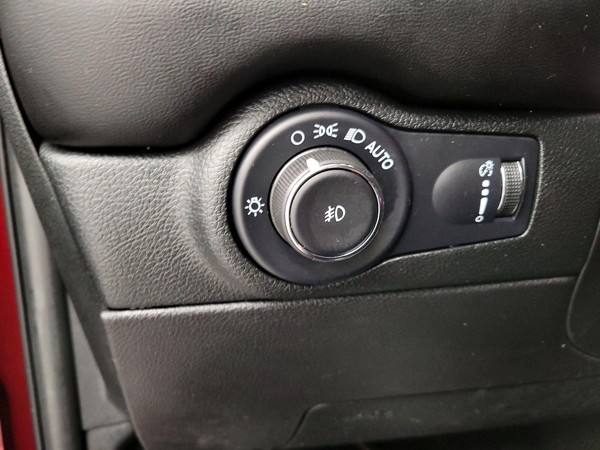 Thumbnail: 2022 Dodge Durango - 13