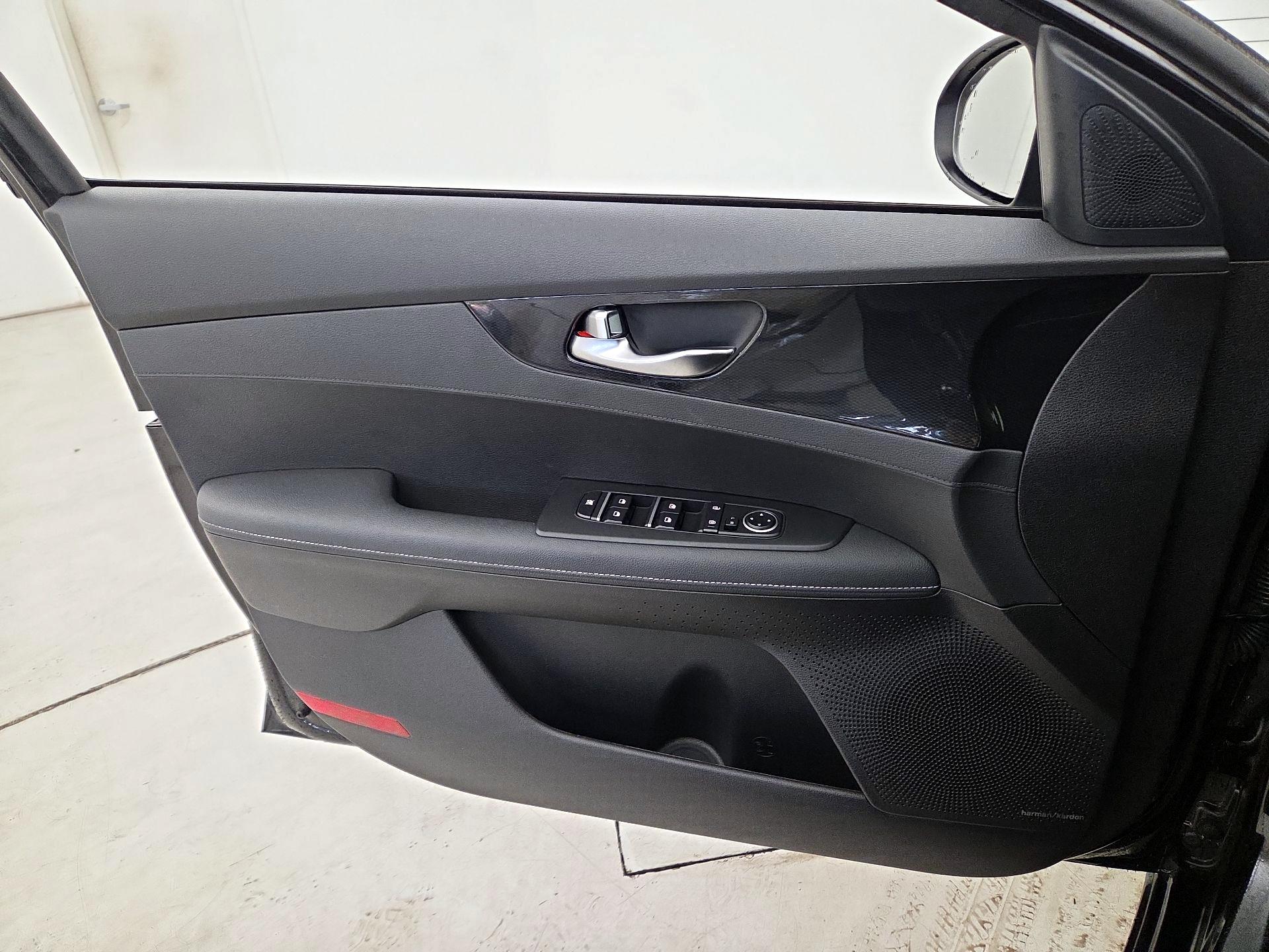 Thumbnail: 2023 Kia Forte - 12