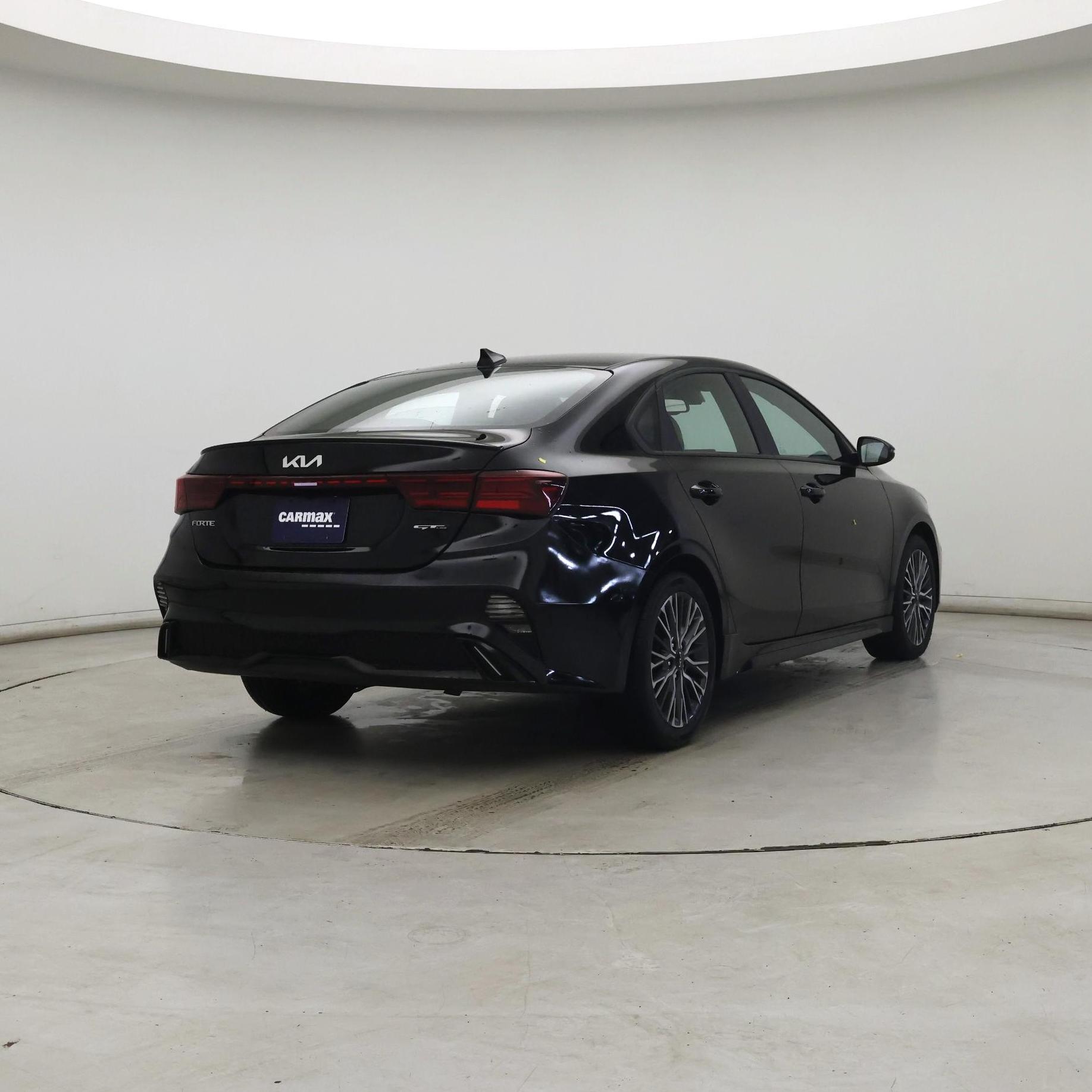 Thumbnail: 2023 Kia Forte - 8