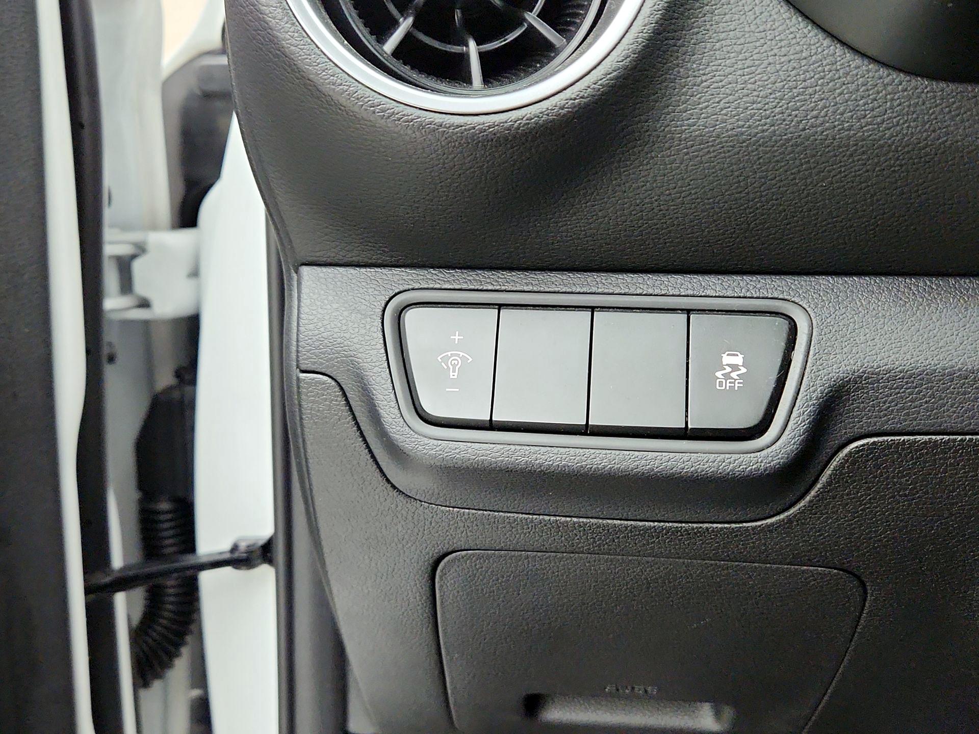 Thumbnail: 2023 Kia Forte - 13