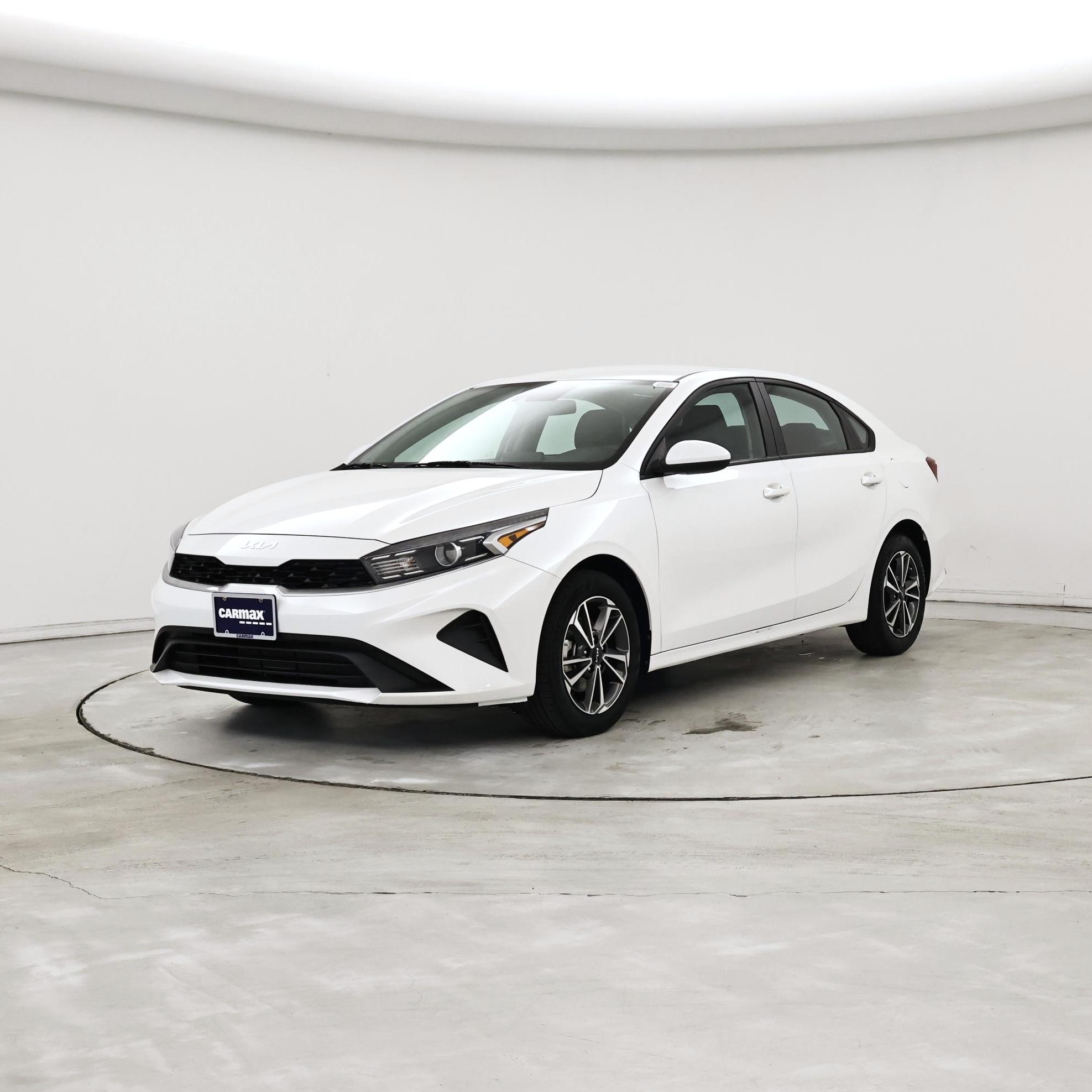 Thumbnail: 2023 Kia Forte - 4