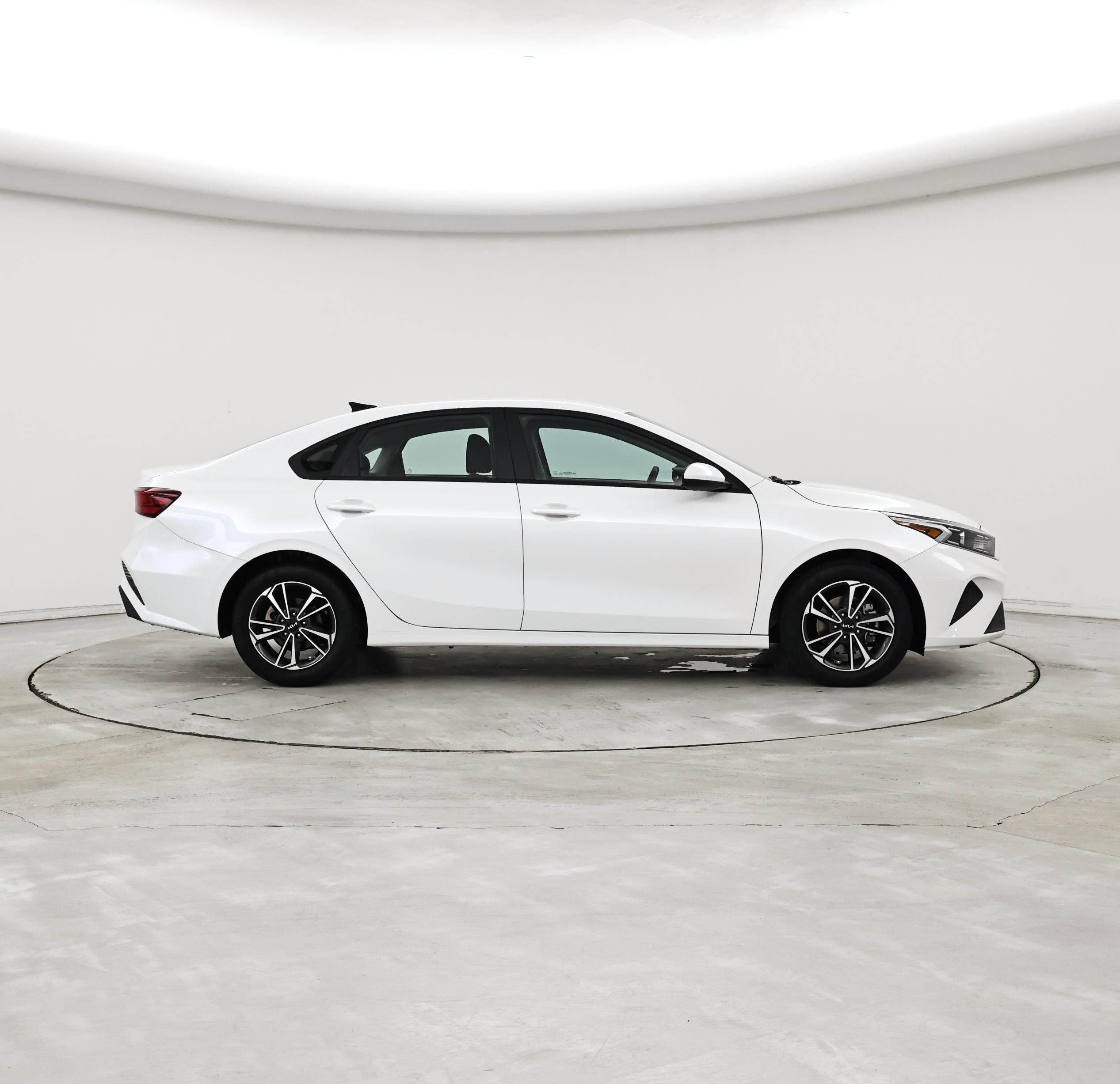 Thumbnail: 2023 Kia Forte - 7