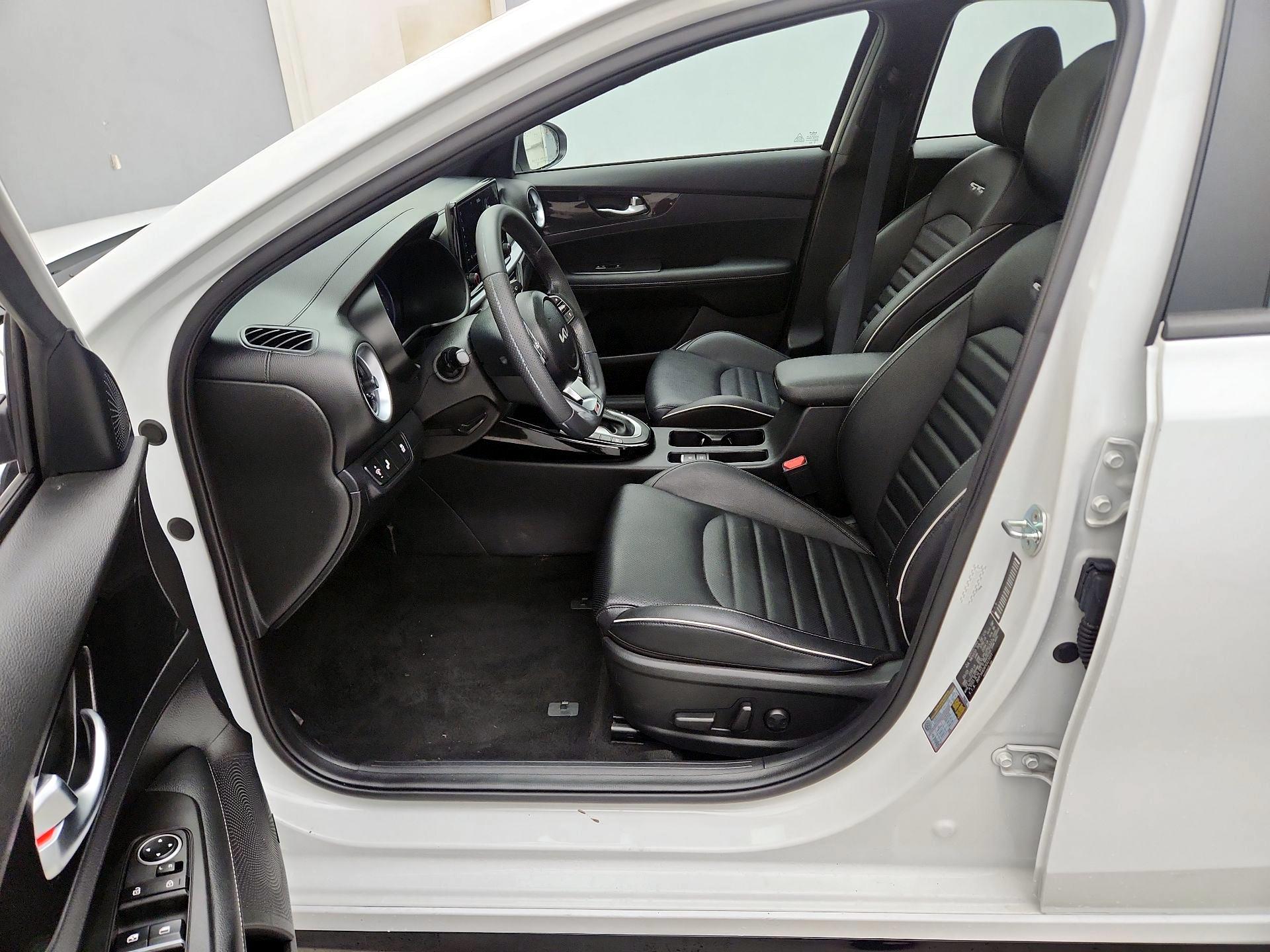 Thumbnail: 2023 Kia Forte - 11