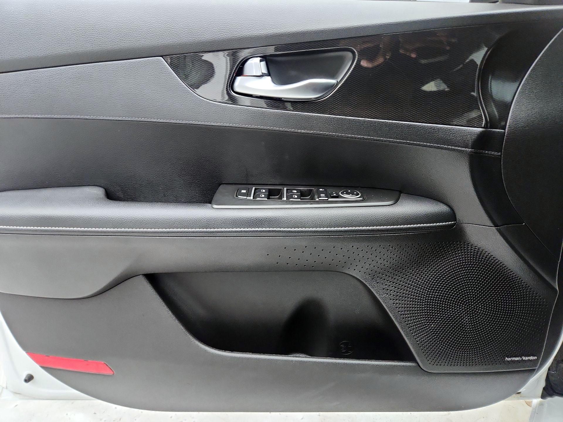 Thumbnail: 2023 Kia Forte - 12