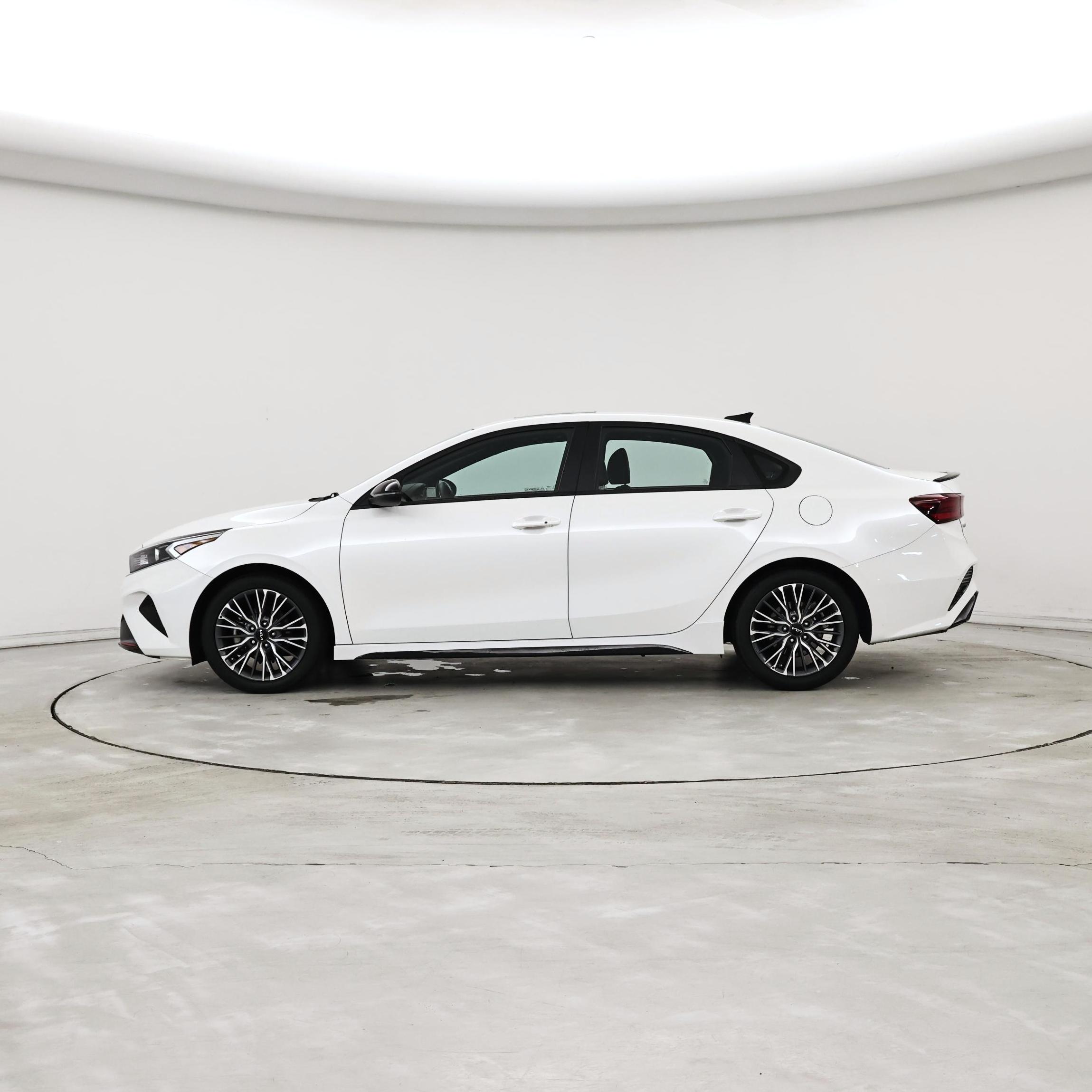 Thumbnail: 2023 Kia Forte - 3