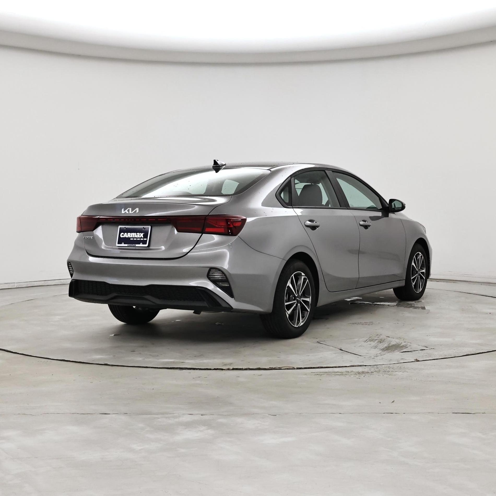 Thumbnail: 2024 Kia Forte - 8