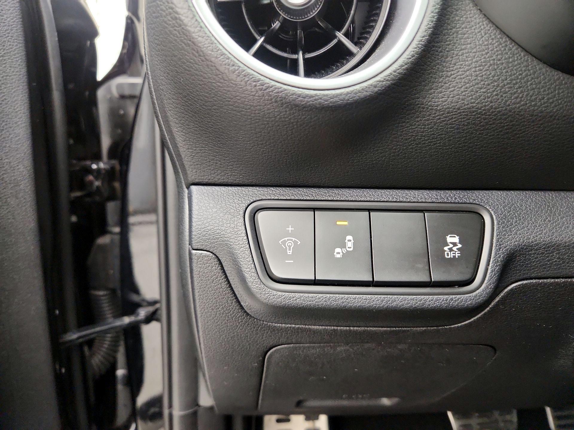 Thumbnail: 2023 Kia Forte - 13