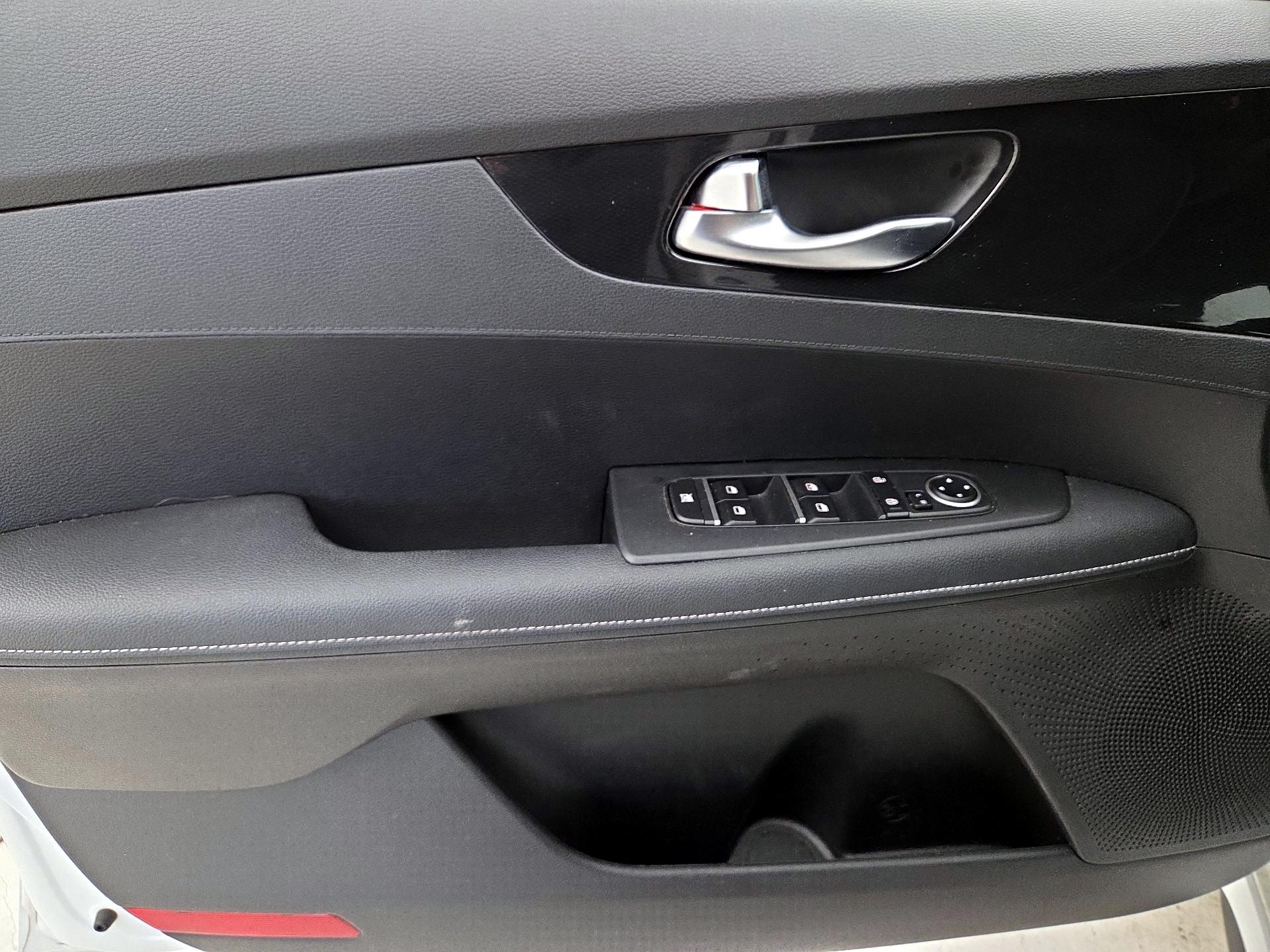 Thumbnail: 2023 Kia Forte - 12