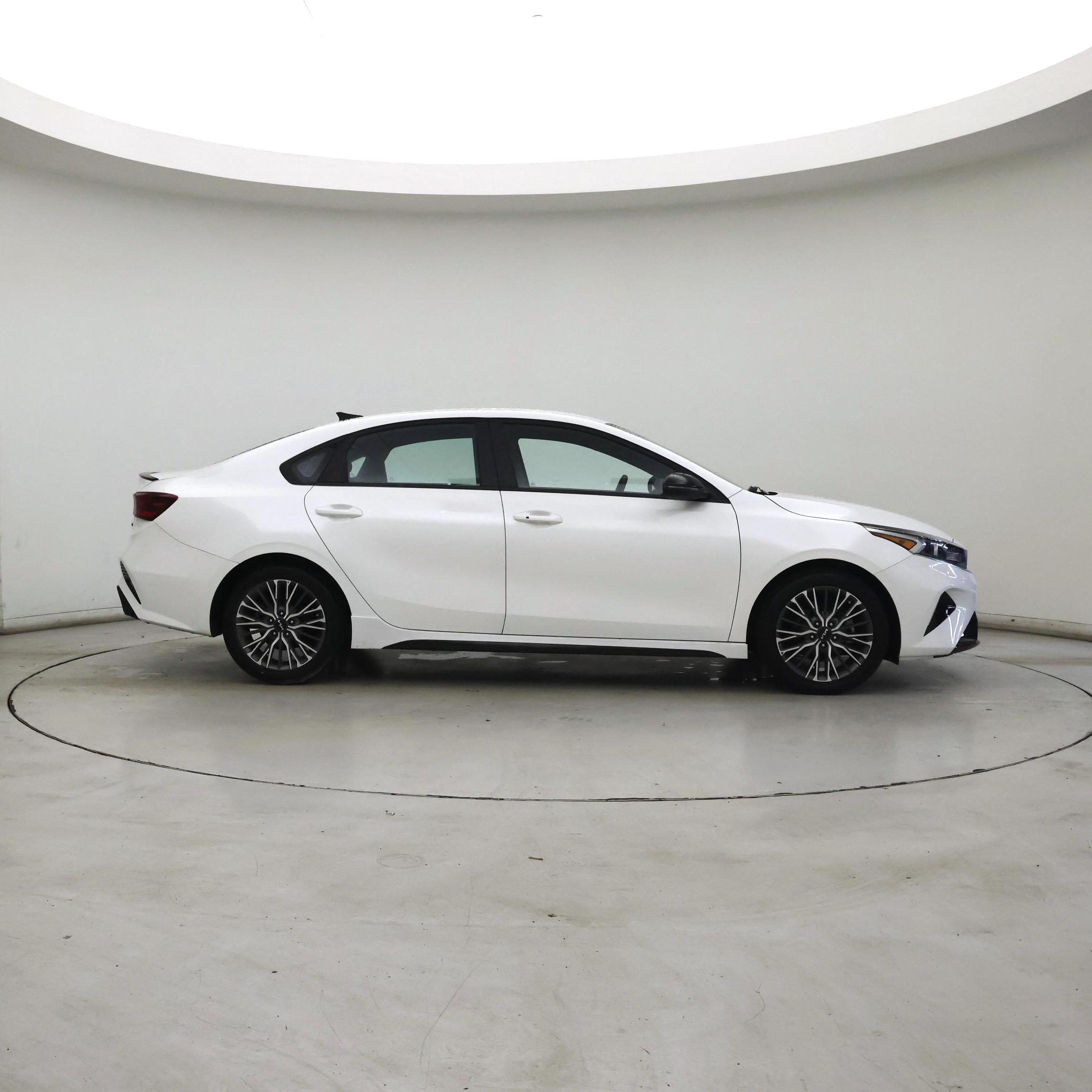 Thumbnail: 2023 Kia Forte - 7