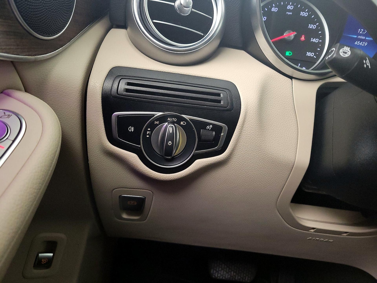 2022 Mercedes-Benz GLC GLC300 - Photo 14