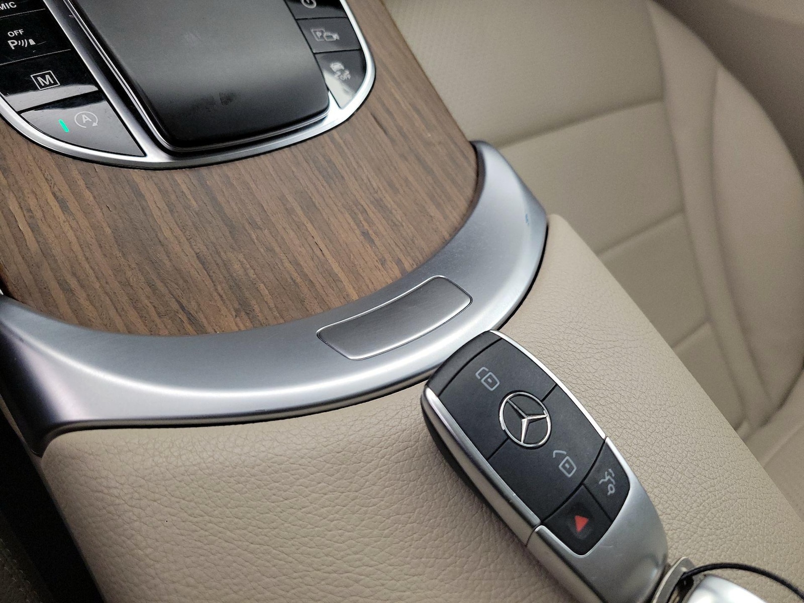 2022 Mercedes-Benz GLC GLC300 - Photo 24