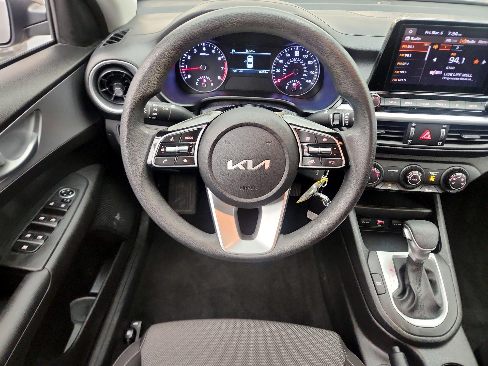 Thumbnail: 2023 Kia Forte - 10