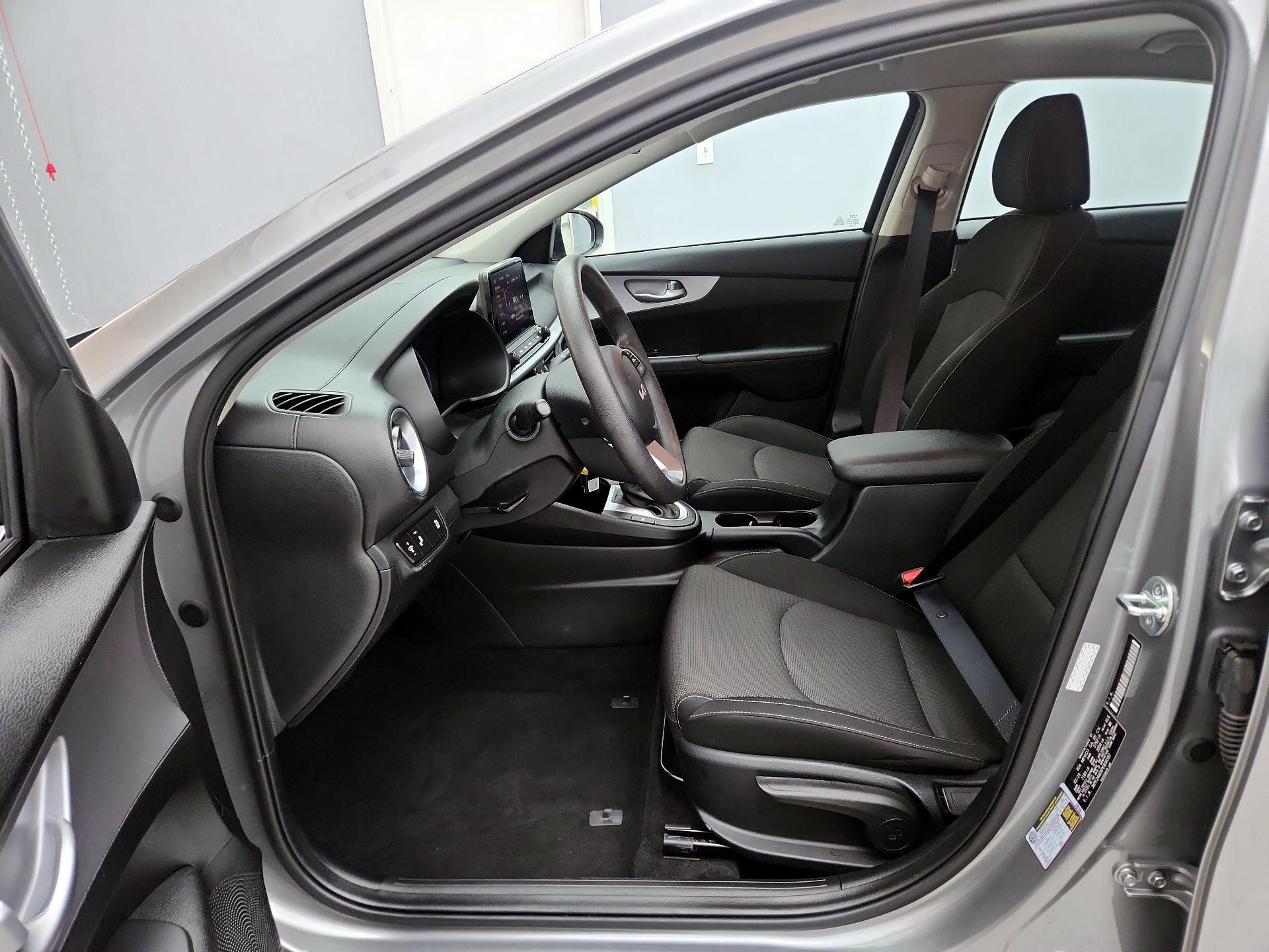 Thumbnail: 2023 Kia Forte - 11