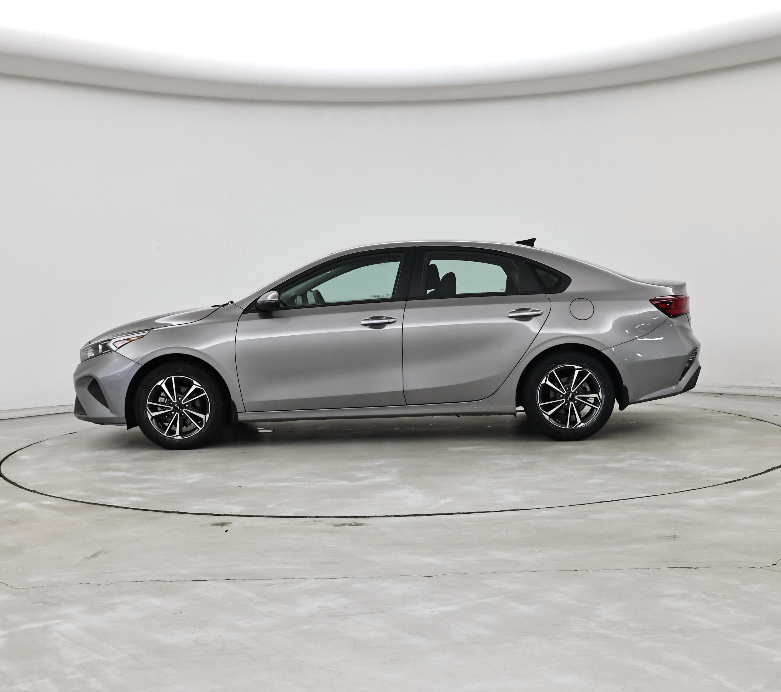 Thumbnail: 2023 Kia Forte - 3