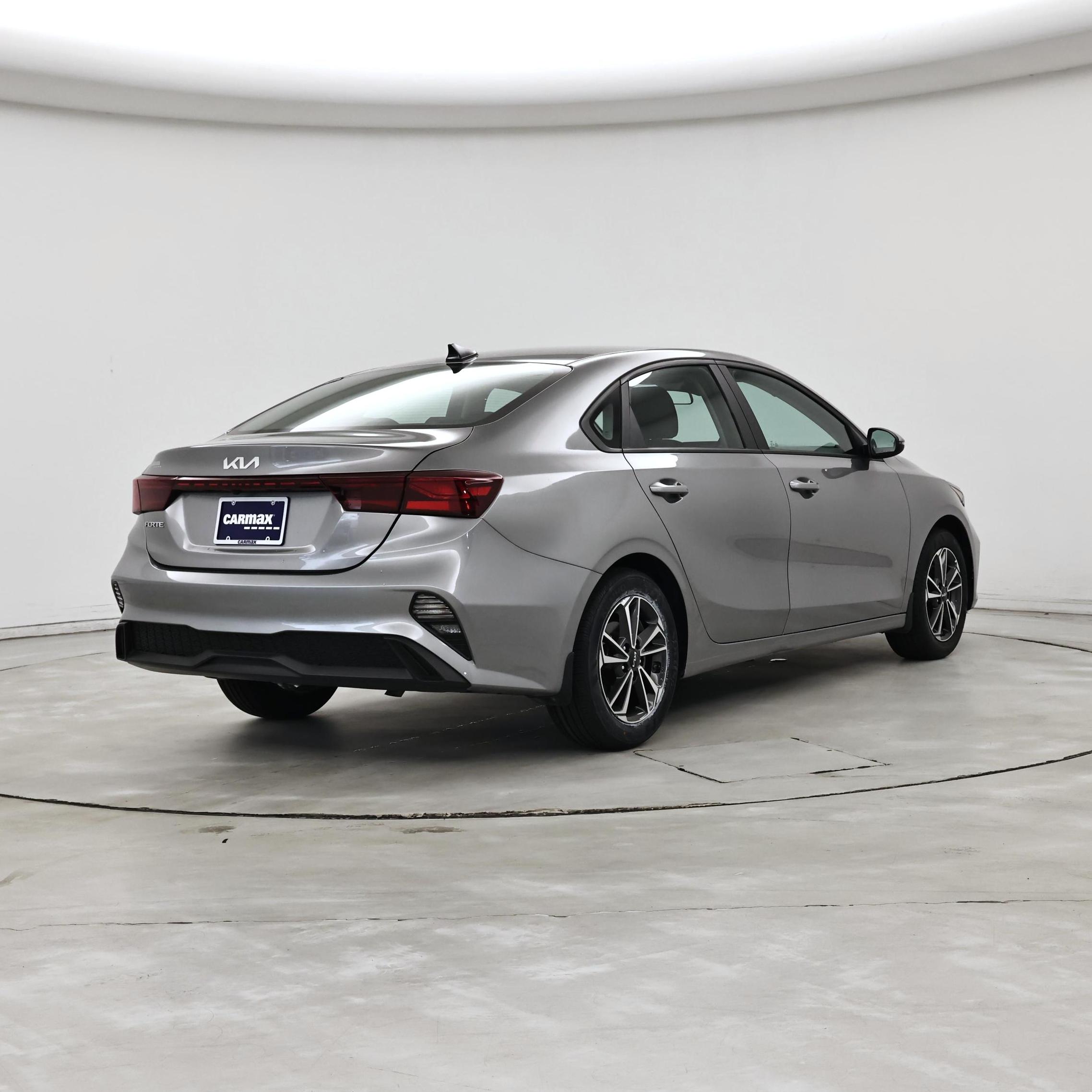 Thumbnail: 2023 Kia Forte - 8