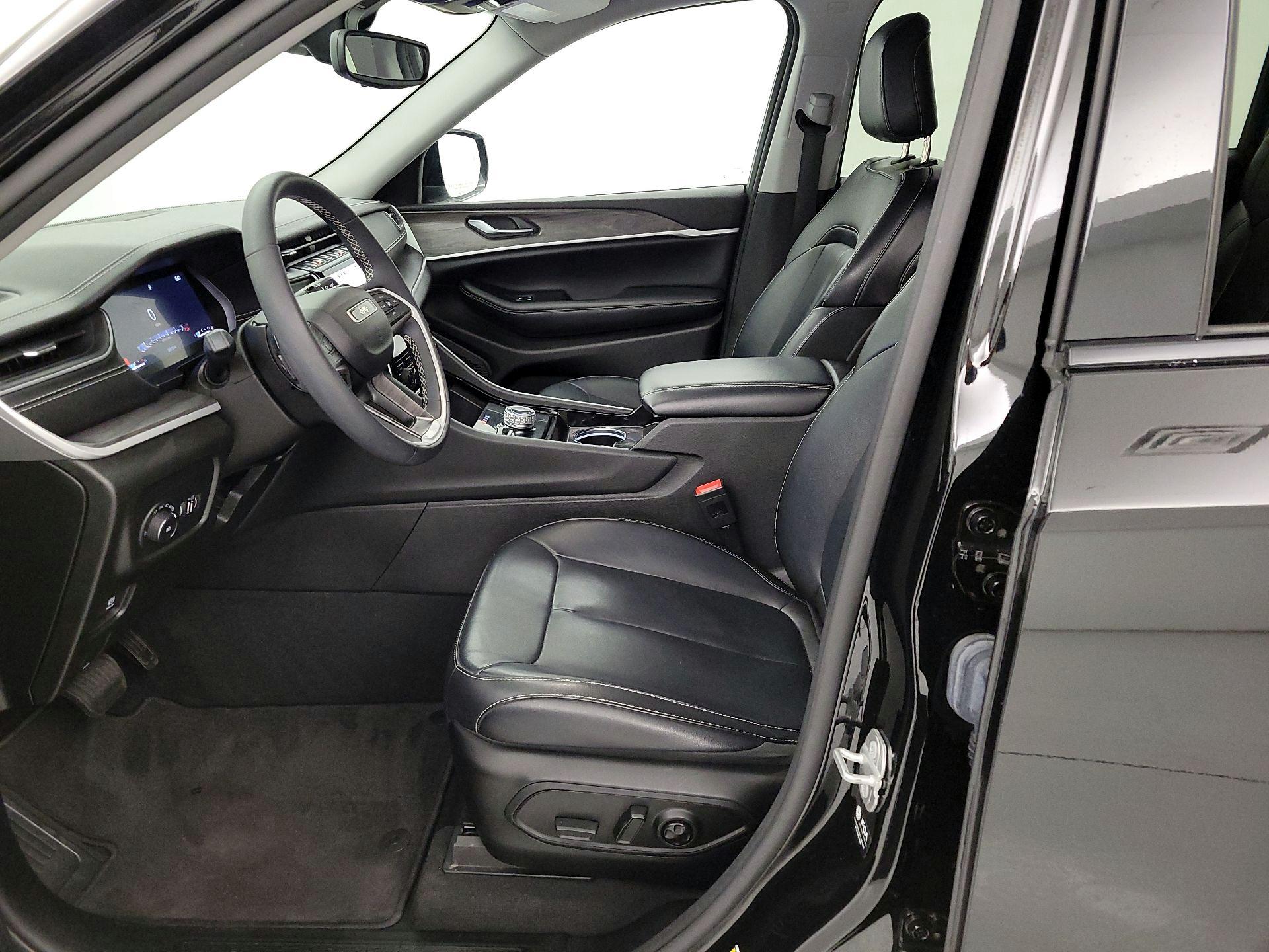 Thumbnail: 2023 Jeep Grand Cherokee L - 11