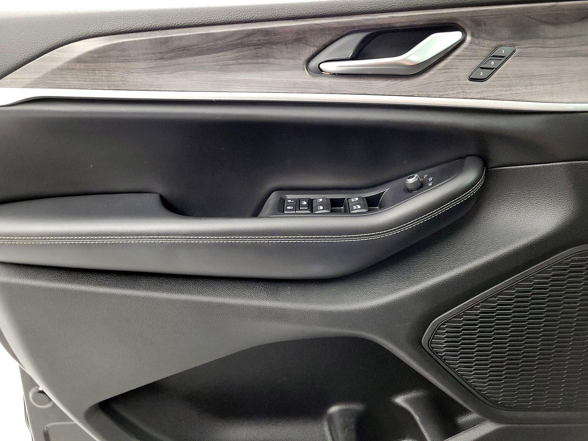 Thumbnail: 2023 Jeep Grand Cherokee L - 12