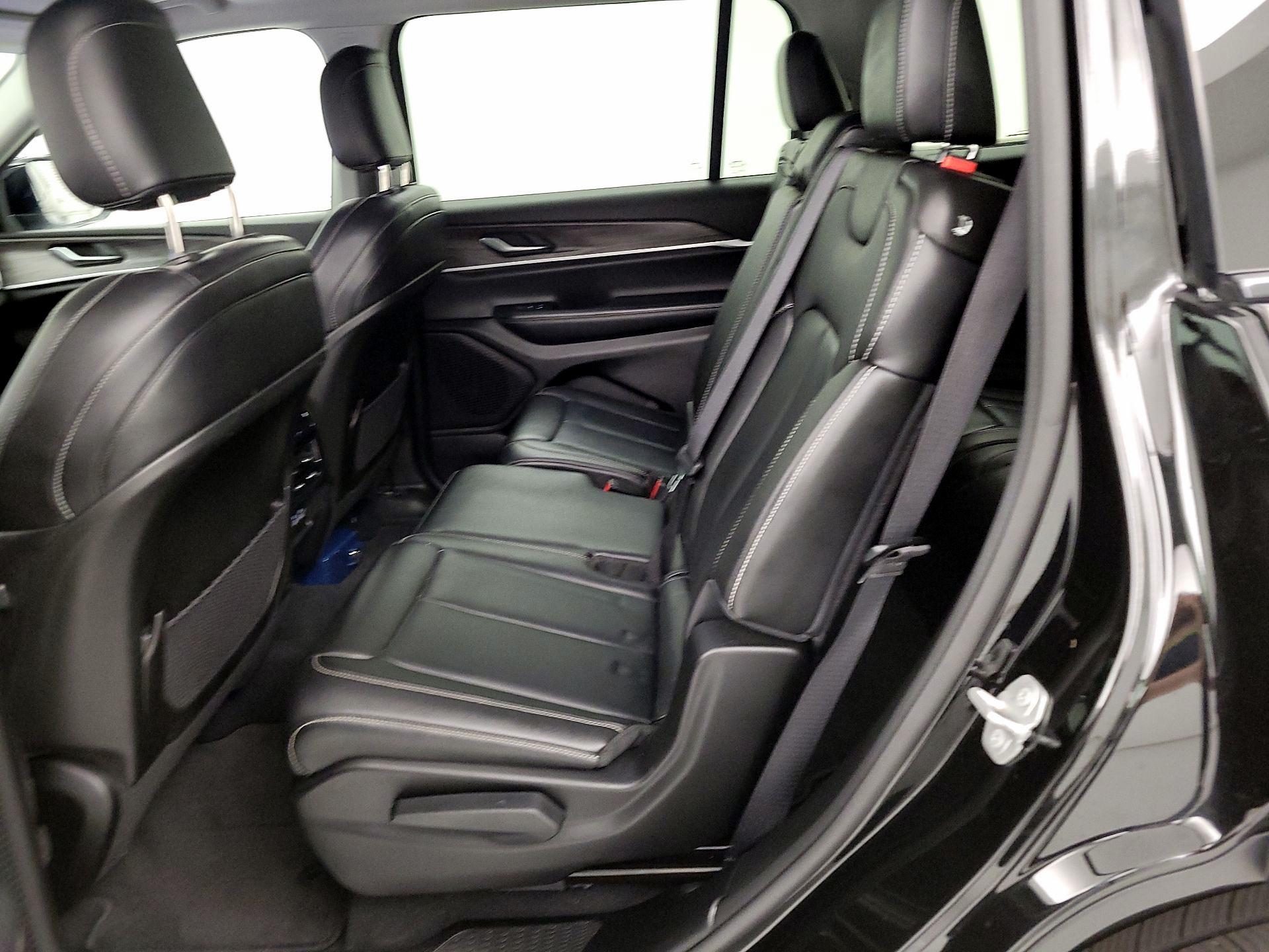 Thumbnail: 2023 Jeep Grand Cherokee L - 20