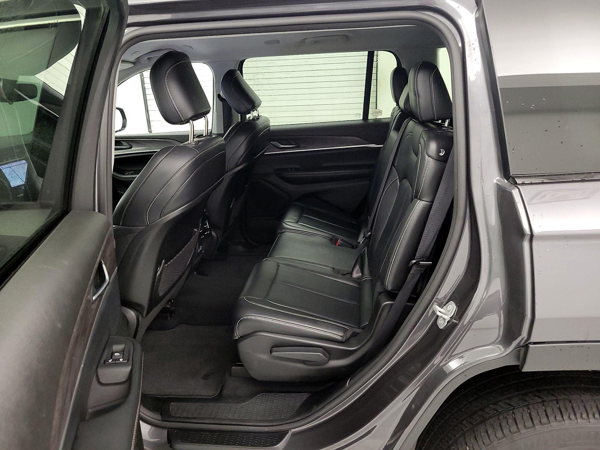 Thumbnail: 2023 Jeep Grand Cherokee L - 20