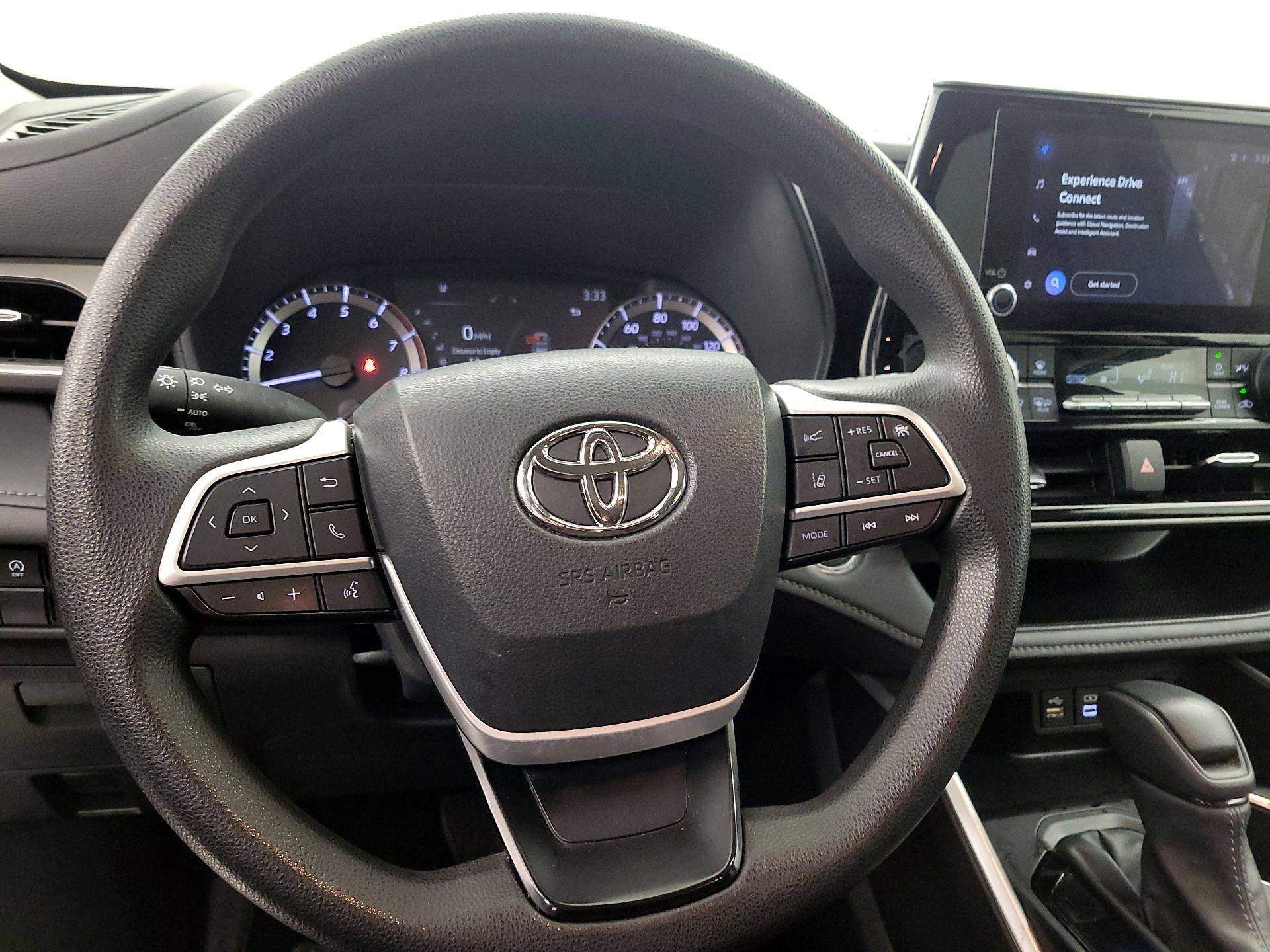 Thumbnail: 2023 Toyota Highlander - 10