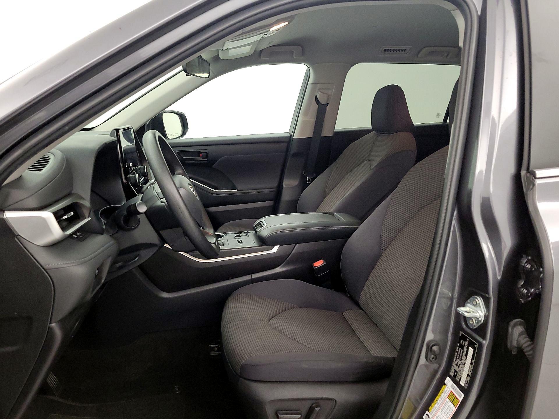 Thumbnail: 2023 Toyota Highlander - 11